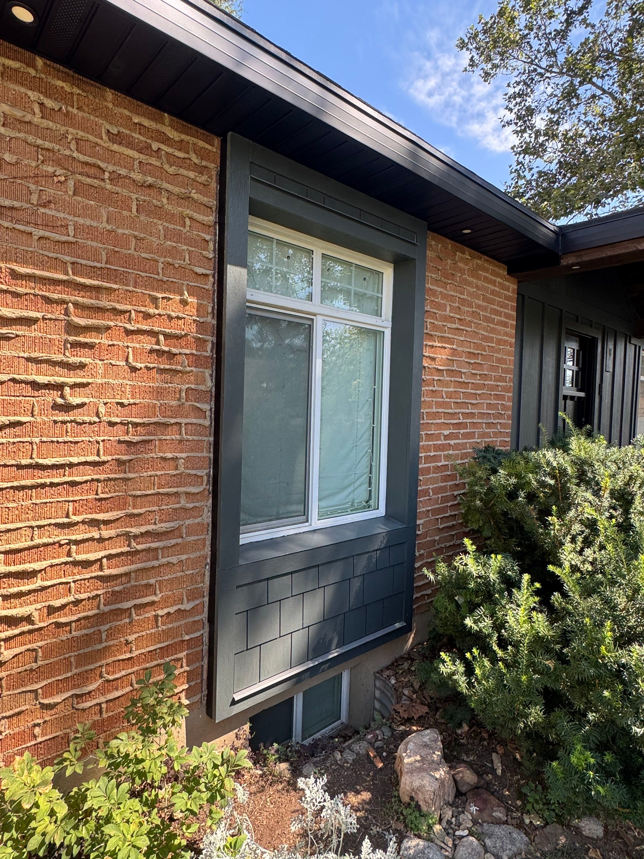 Bountiful | Hardie Mixed Siding & Detached Garage | Iron Gray by Ideal Siding Utah