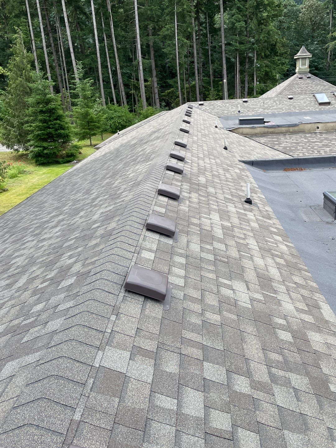 Residential ReRoofing Installation using OC Oakridge shingles by Top Notch Roofing Inc