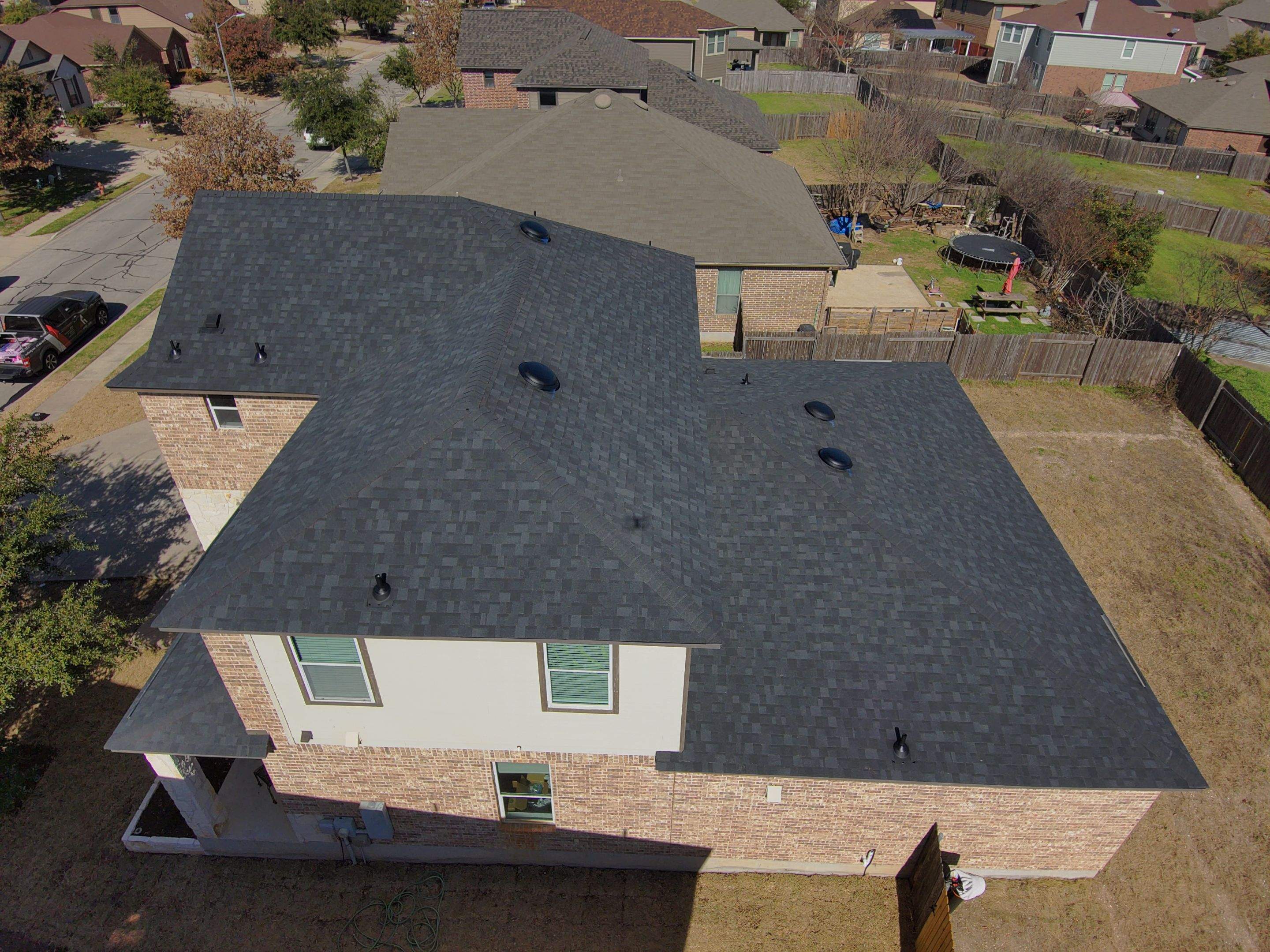 Onyx Black - Owens Corning TruDefinition Duration by RoofsOnly.com