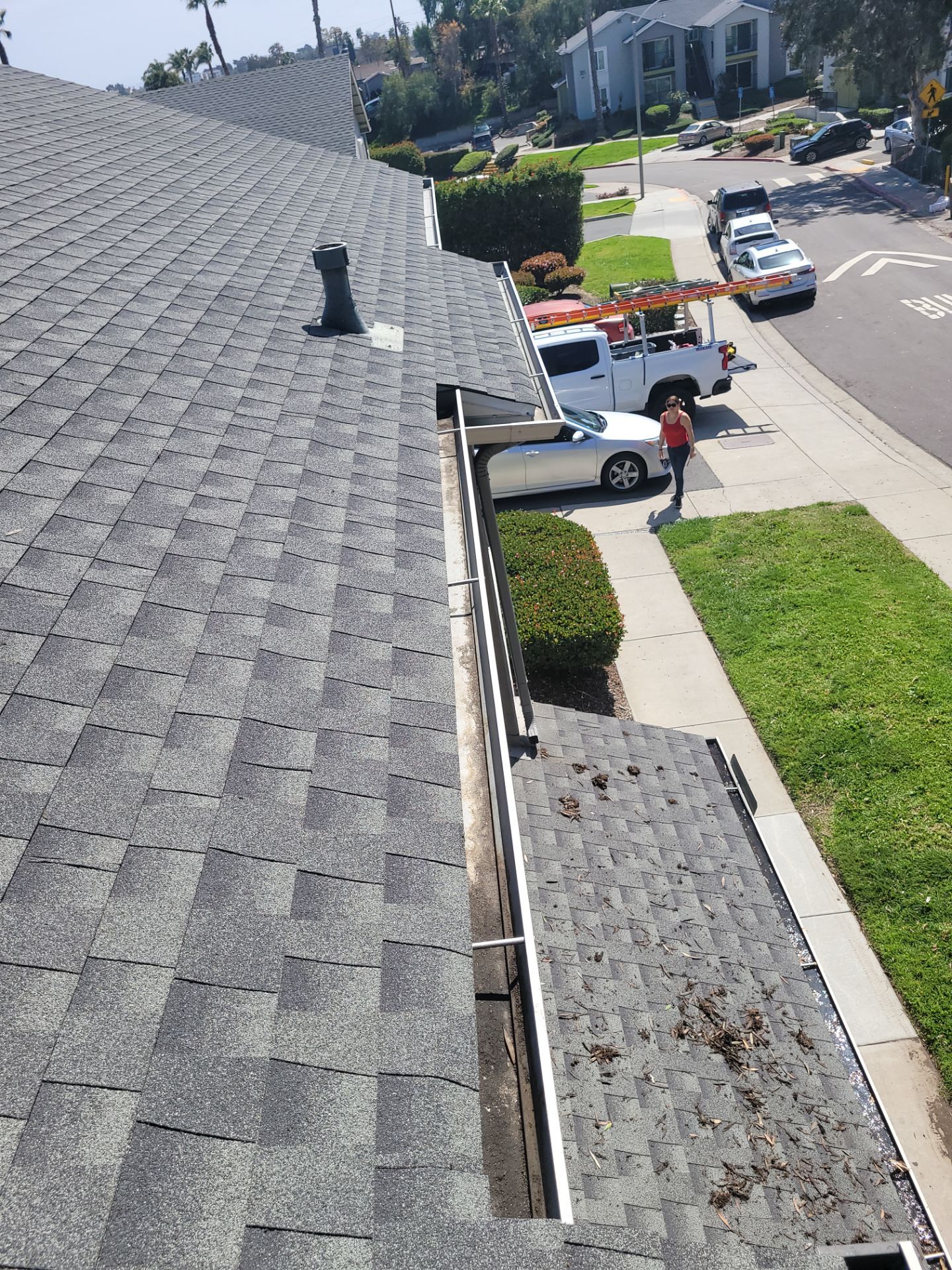 Commercial gutter cleaning San Diego after photo with clean gutters