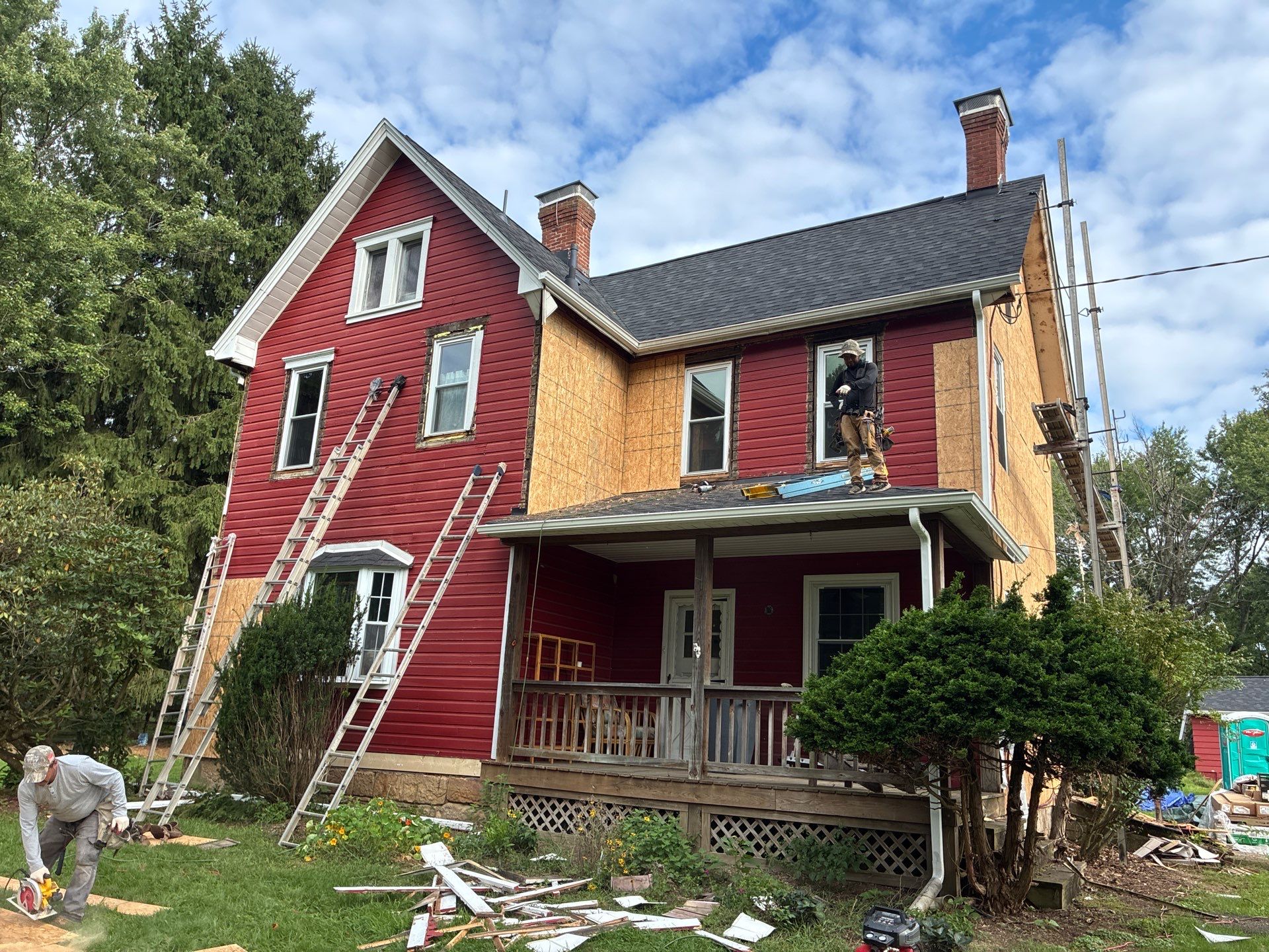 Full House Siding Renovation and Exterior Repairs in Valencia, Pennsylvania by Ideal Siding Pittsburgh