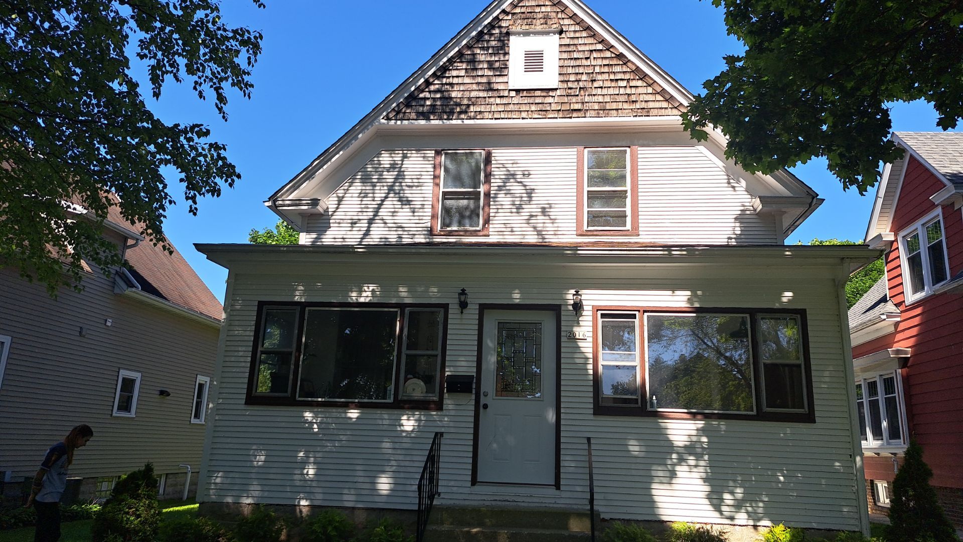 Sunshine siding install !  by Gellings Roofing & Siding