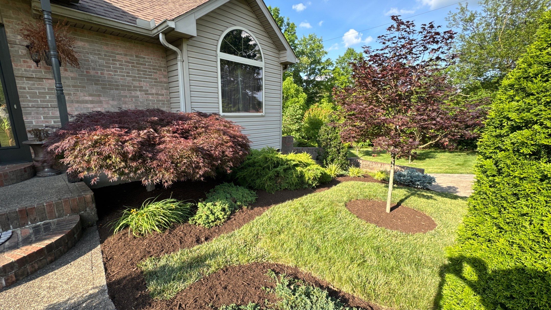 Clean Up, Edge, Prune & Mulch by Reisenberg’s Lawn & Landscape, LLC