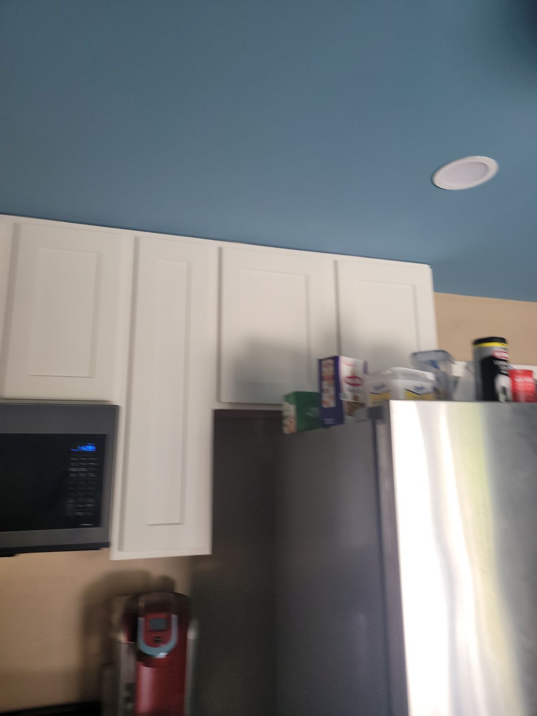 Holly Springs Kitchen Remodel – Two-Tone Shaker Cabinets & Open-Concept Design by Elite Remodeling and Design LLC