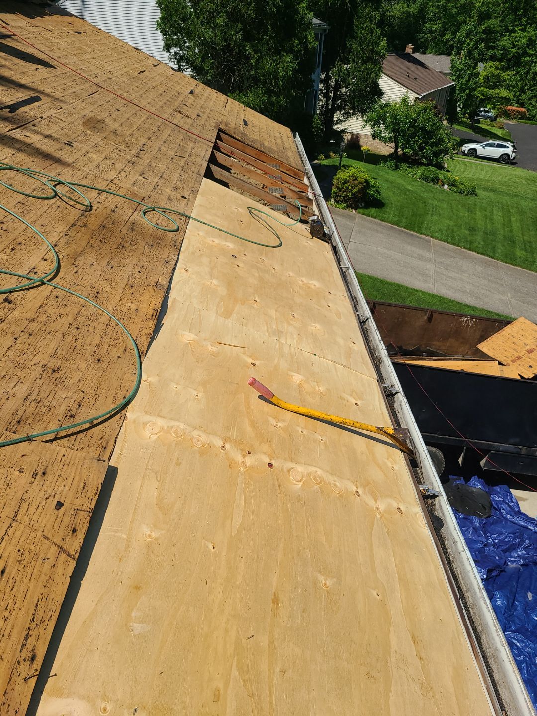 Burke: CertainTeed Landmark Designer Shingles in Moire Black by RM Banning, Inc.