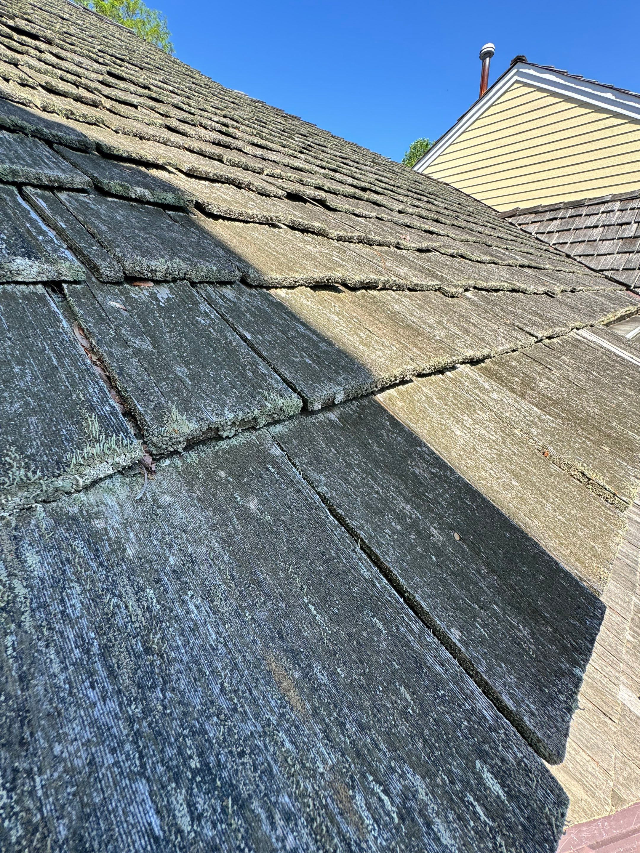 Arlington: CertainTeed Grand Manor Designer Shingles in Weathered Wood by RM Banning, Inc.
