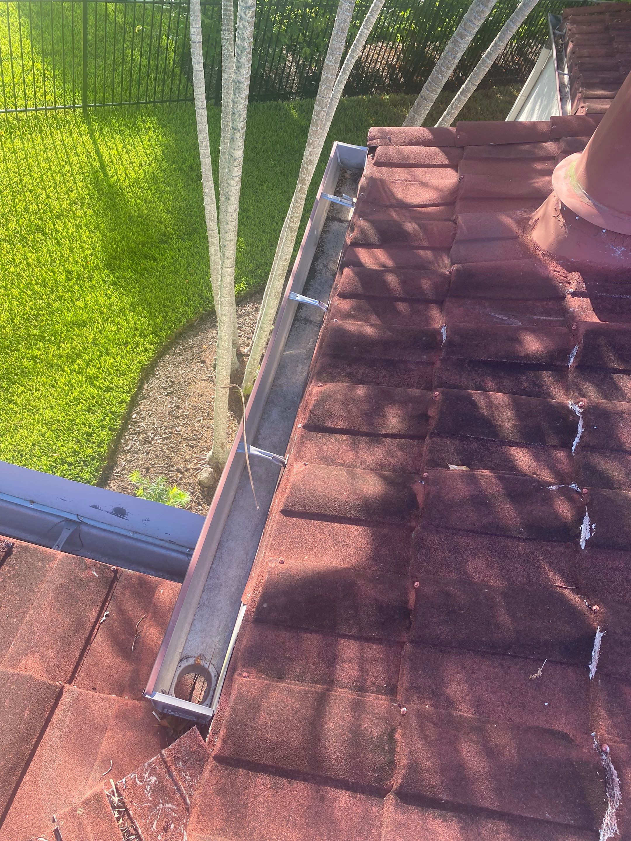 Seamless Aluminum Gutters in Fort Myers FL by Gutter Professors