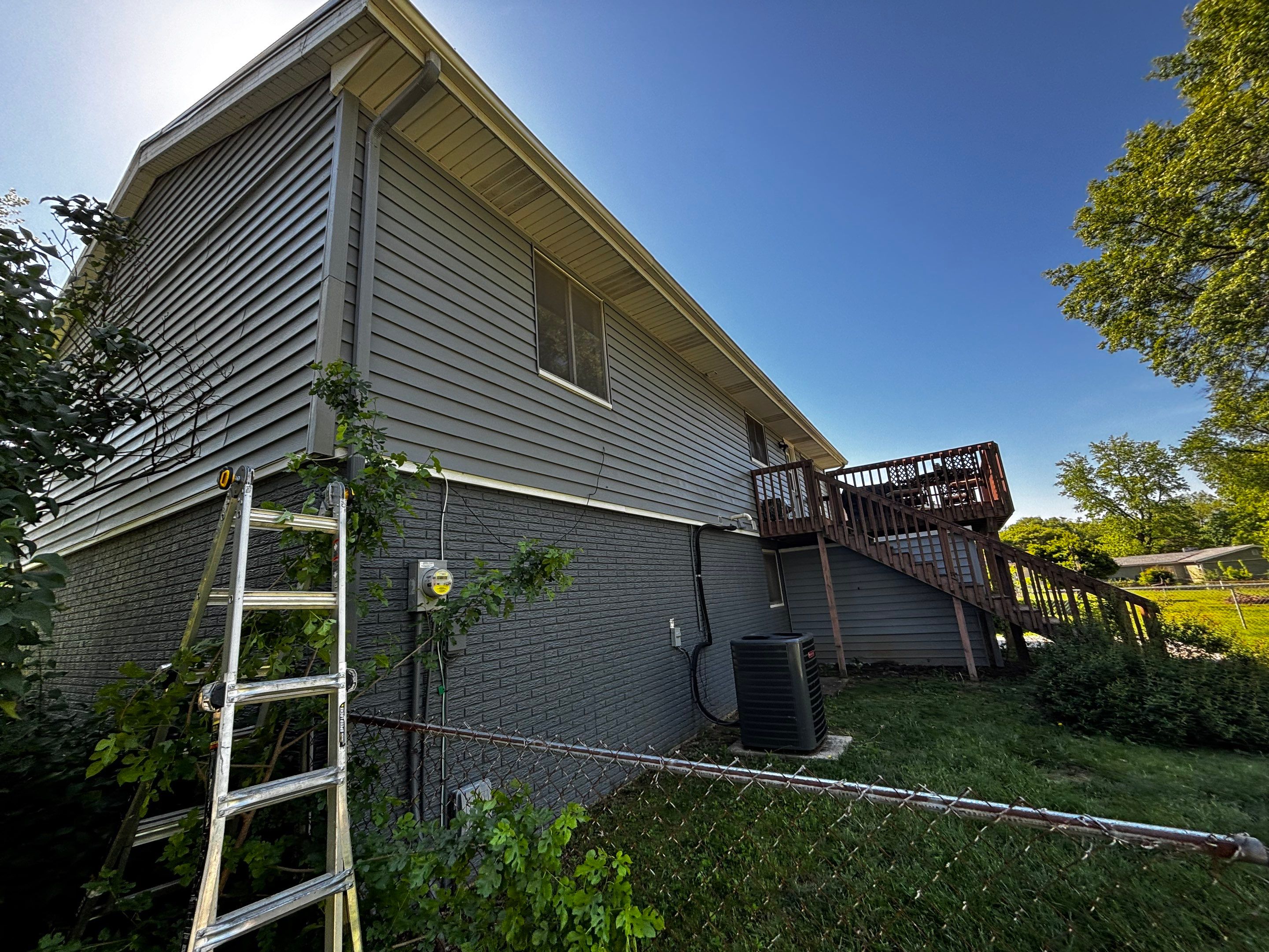 Exterior Siding, Caulking & Gutter Repair – Belleville, IL