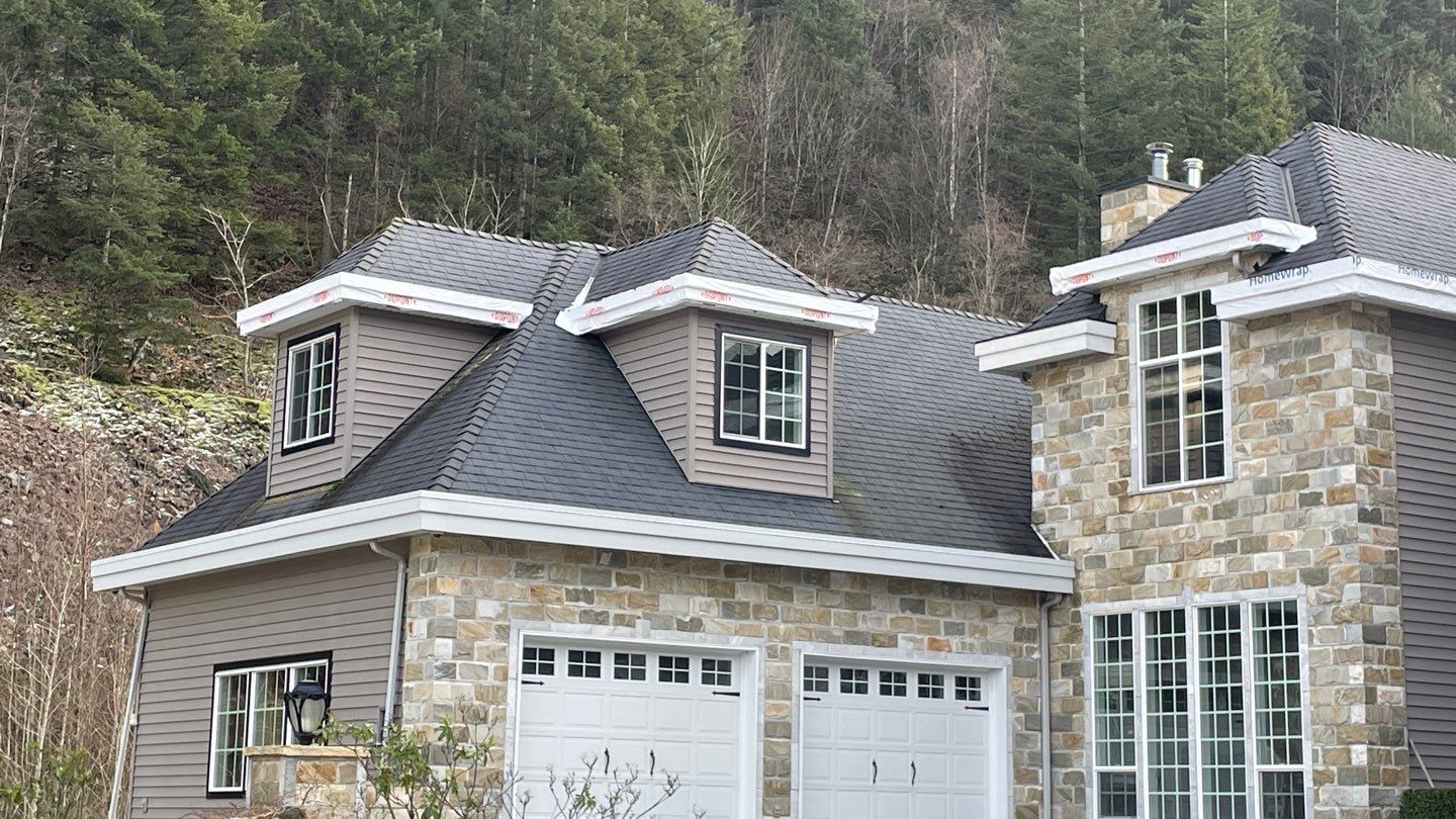 Residential Re-Roof using 26 GA Fascia Color White White by Top Notch Roofing Inc