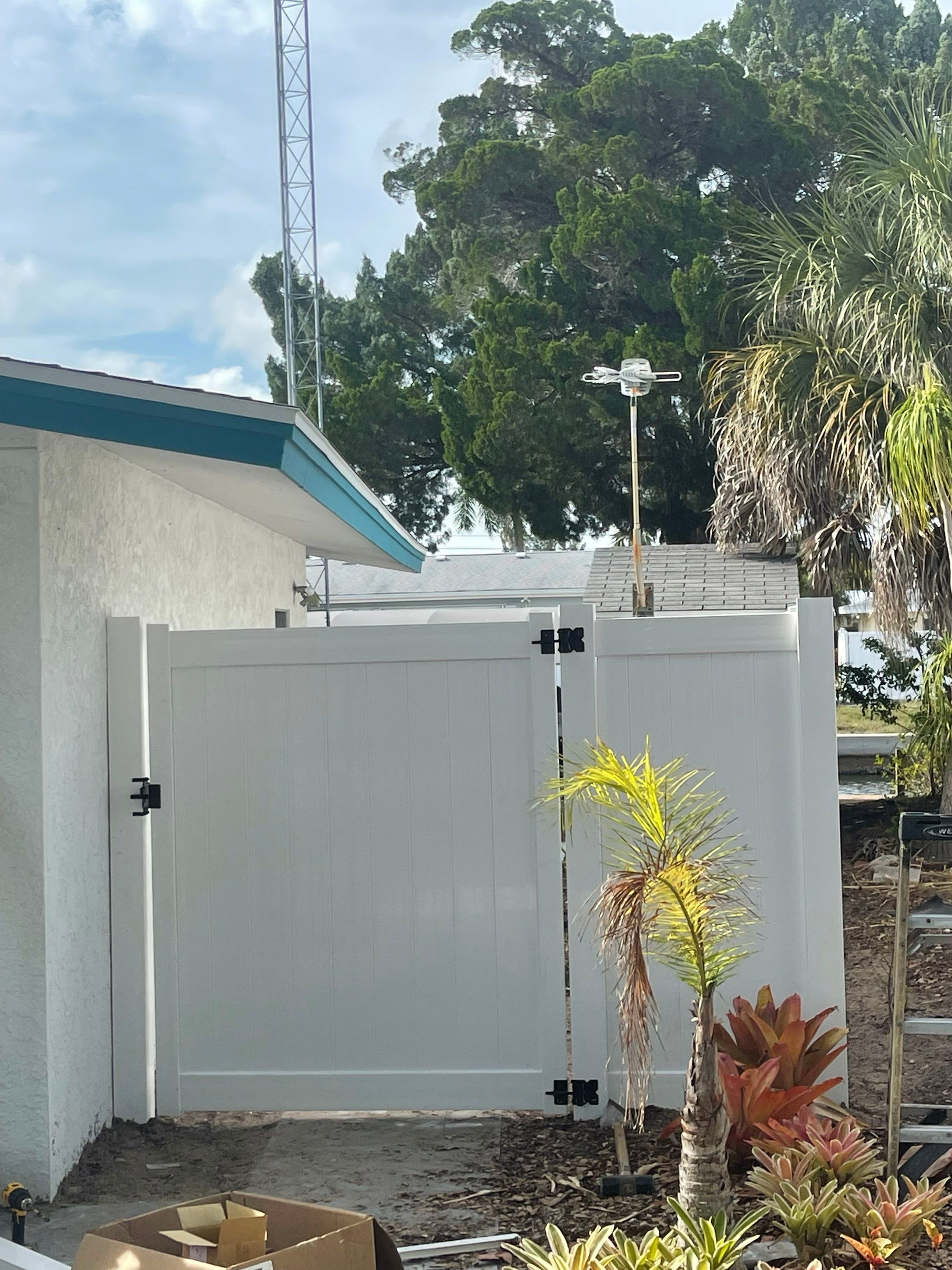 Bradenton, FL 6 ft. Tall White Vinyl Privacy Fence by Asap fence and gates, LLC