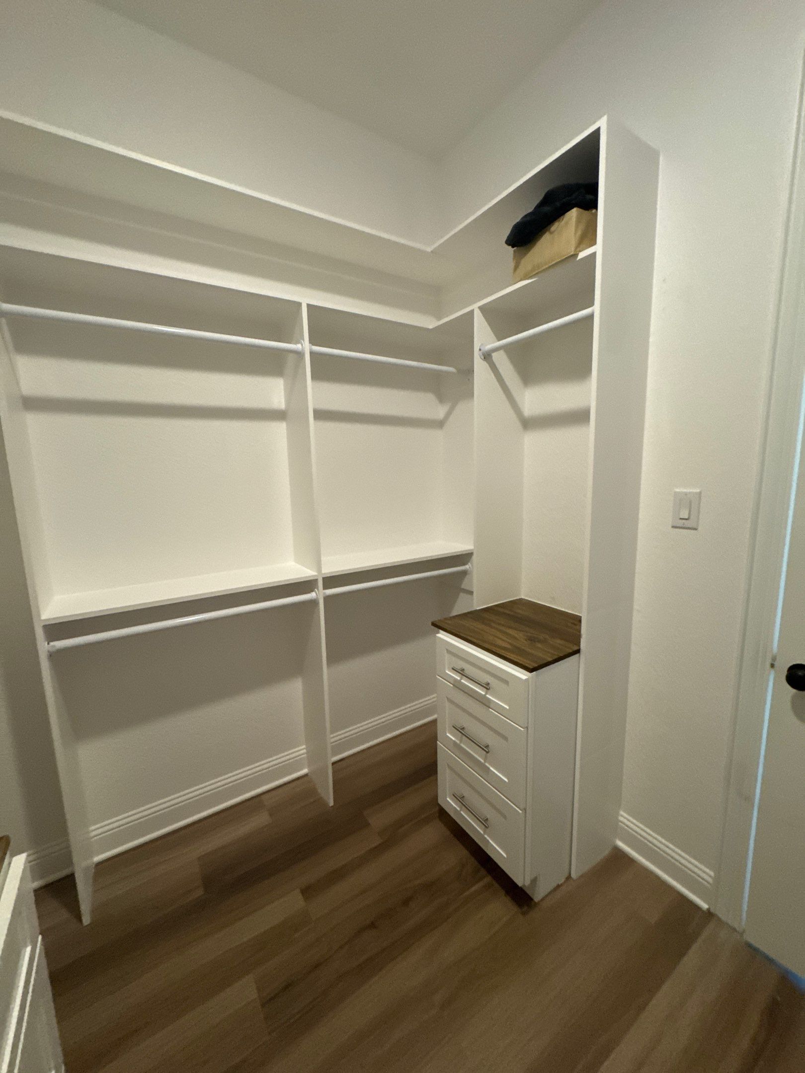 Total Home Refinement: High-Gloss Garage & Custom Interior Storage by Tibi Soli LLC