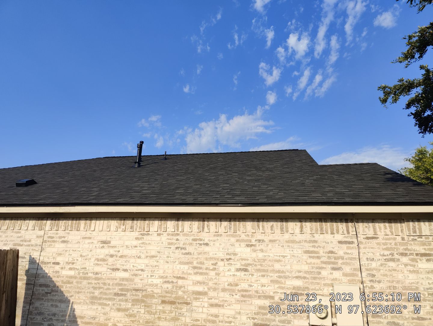 Residential Roofing Installation using Owens Corning Oakridge Onyx Black by DeZign Roofing & Exteriors