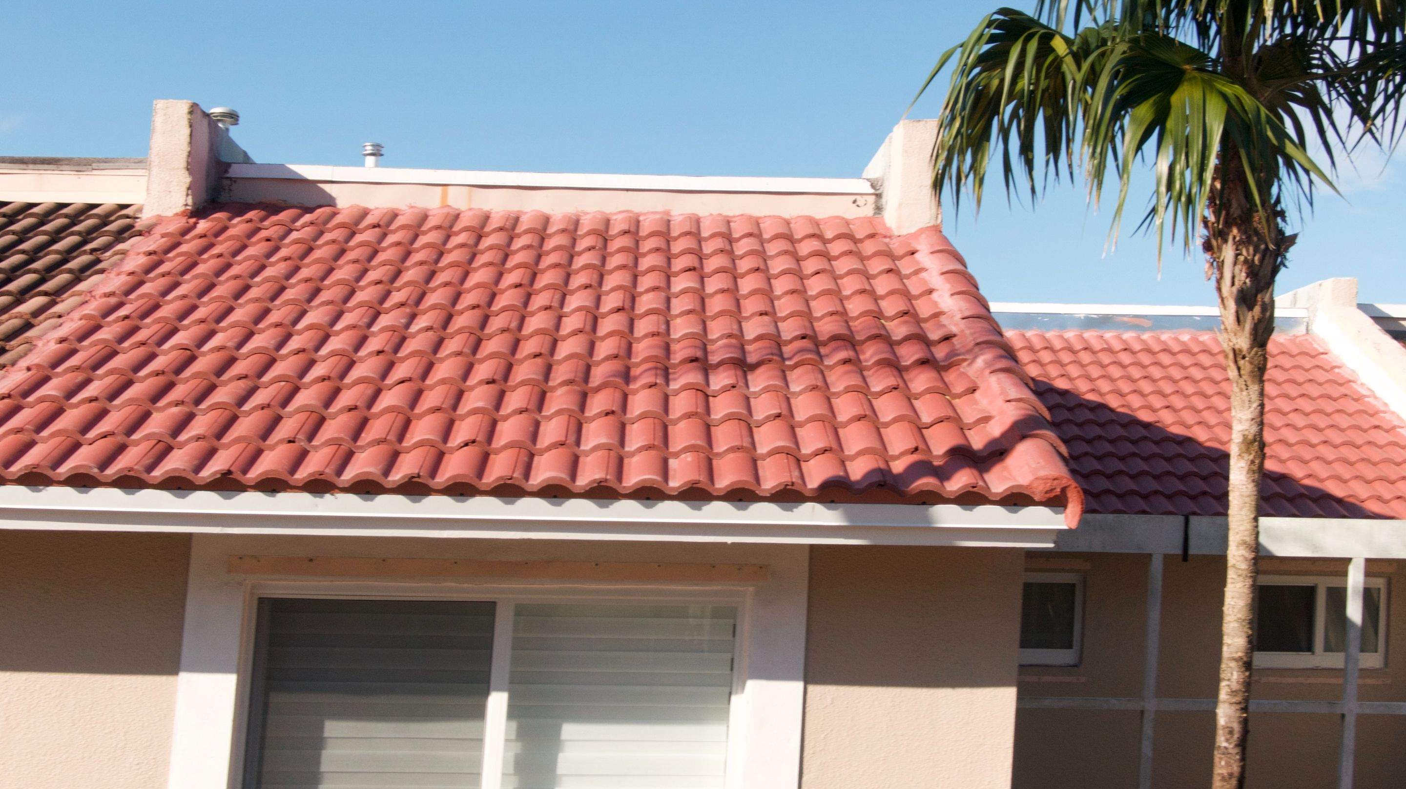 Crown - Tuscany - Smoked Fireclay by Istueta Roofing