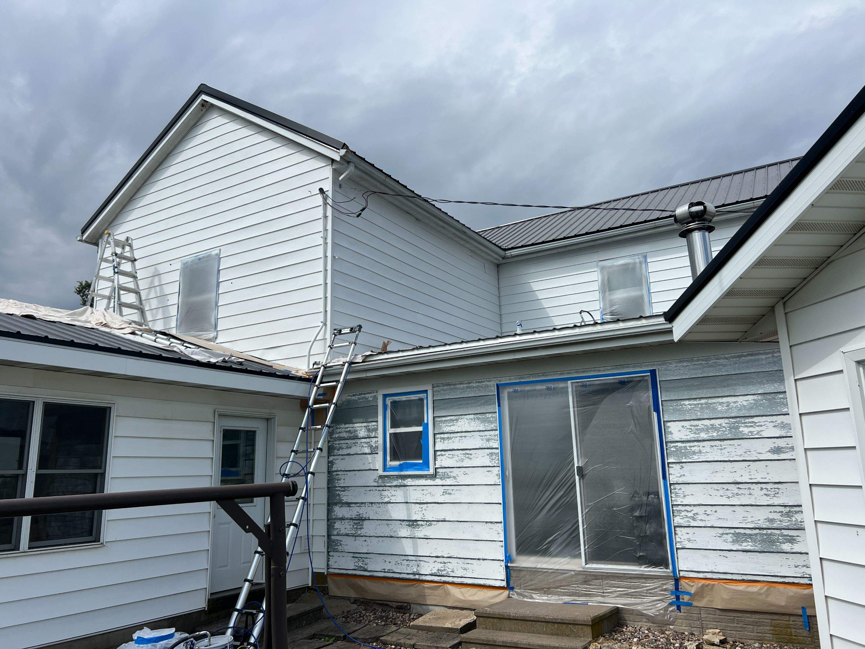 Exterior Flaking Siding - Overhaul by Grandview Painting