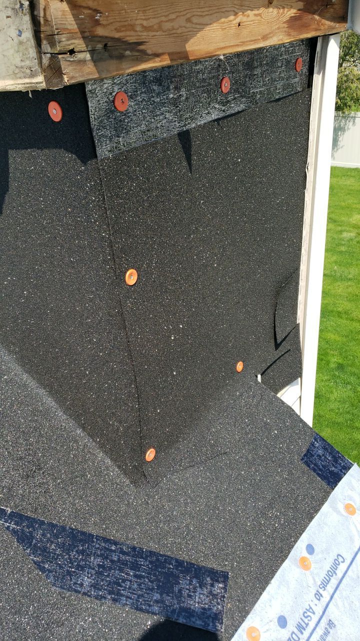 Brand: Atlas Pinnacle Color: Pristine Scotchgard Weathered Shadow Drip: Musket Brown by Eagle Eye Roofing