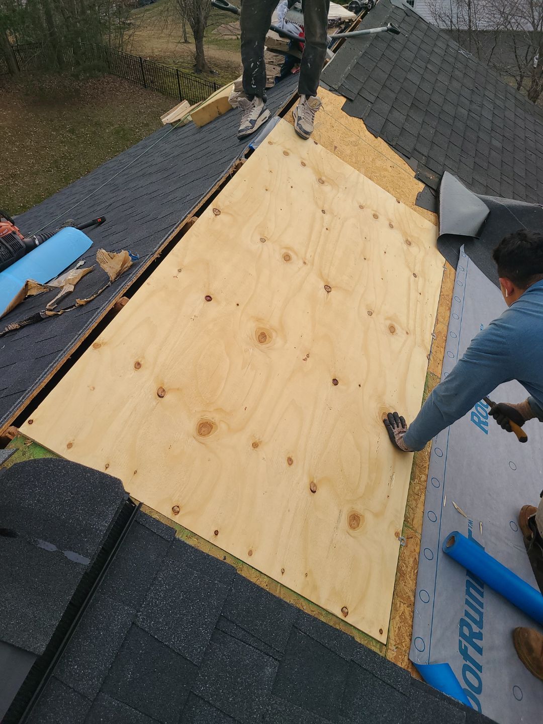 Manassas Landmark Pro Roof in Max Def Charcoal Black by RM Banning, Inc.