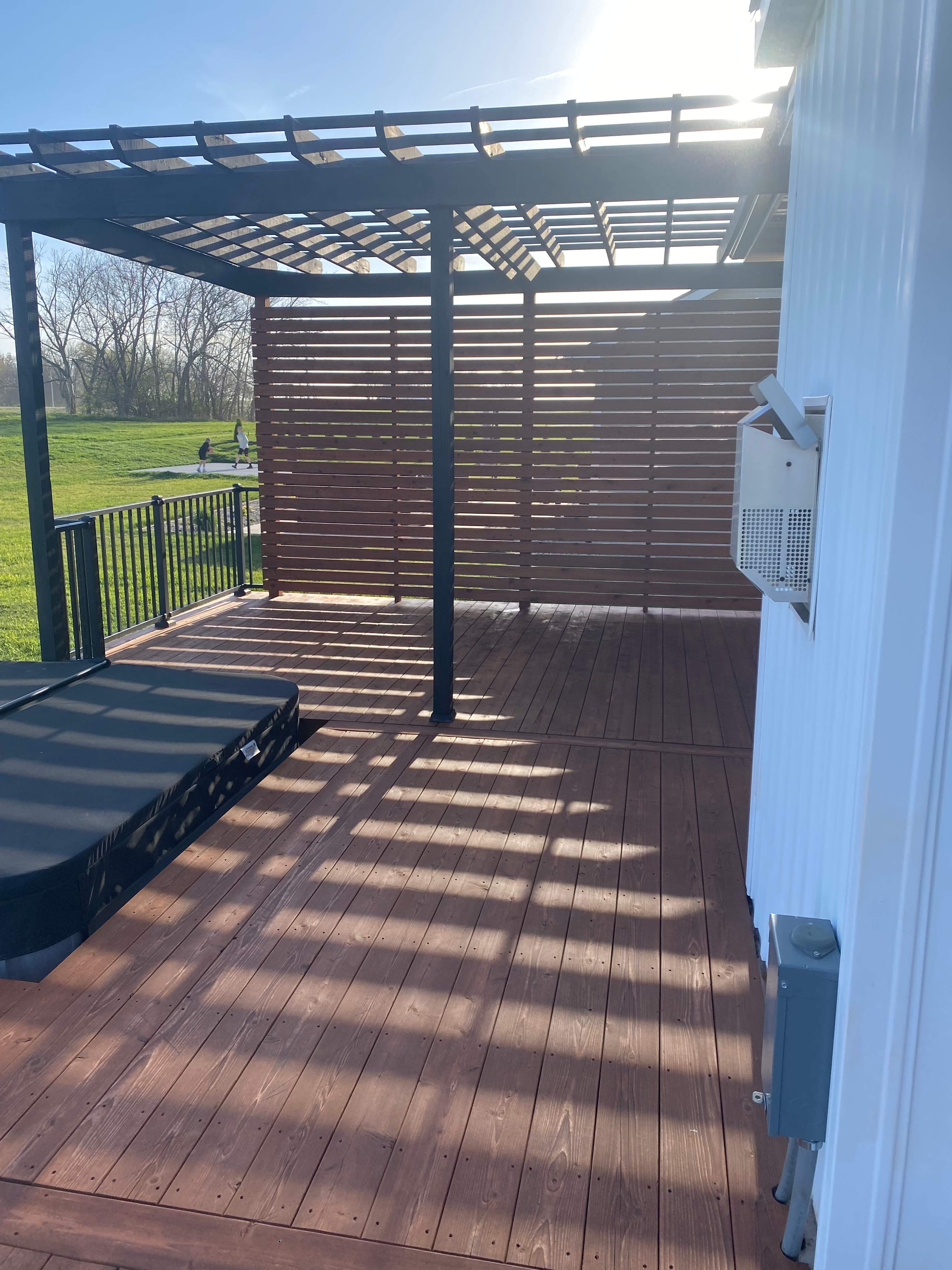 Deck Stained  by Cutting edge painting 