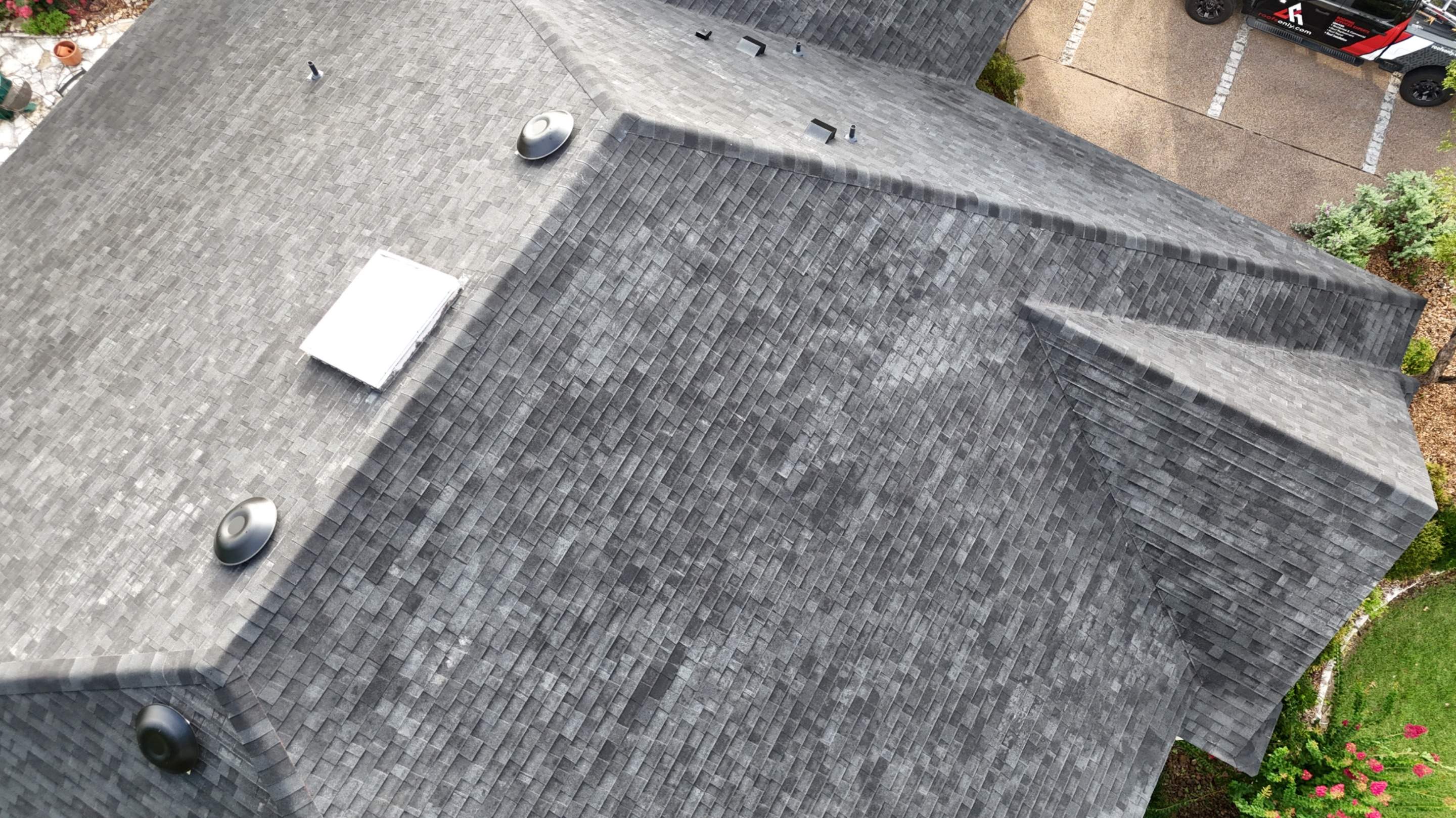 Brilliant Black - Malarkey Vista by RoofsOnly.com