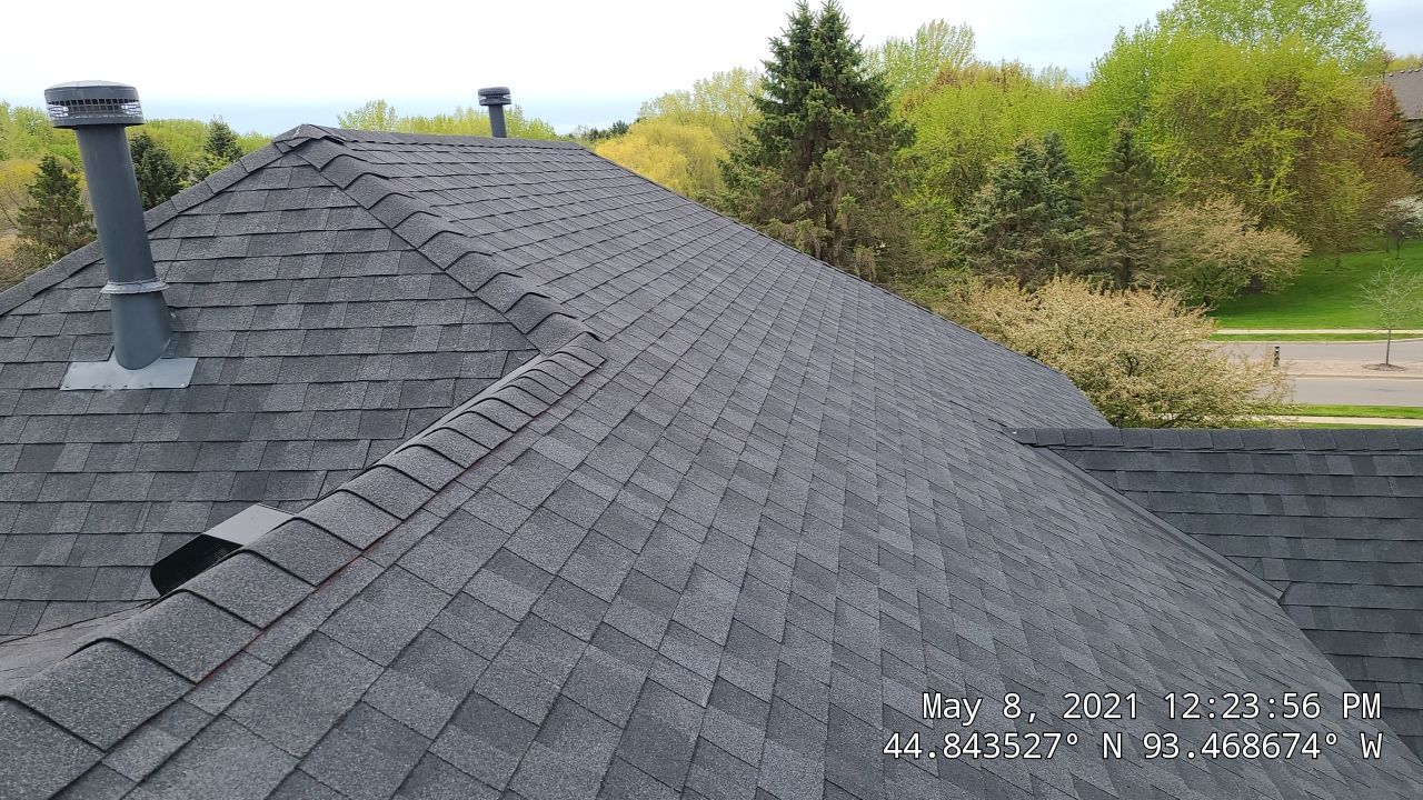 Eden Prairie, MN – Roof Replacement on Steep and High Roof by First Impressions Exteriors