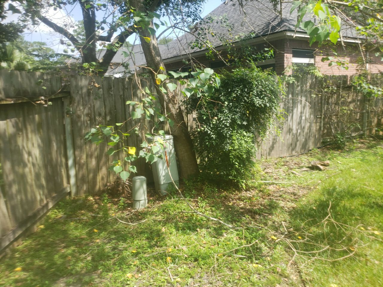 6'6" Western Red Cedar Fence Install by Astro Outdoor Designs 