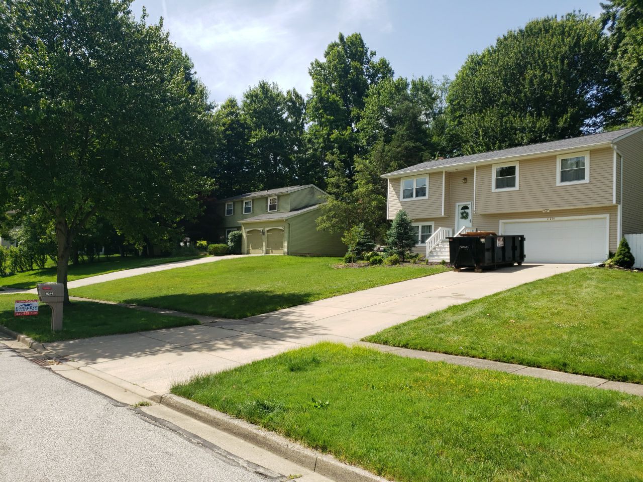 Brand: Atlas Pinnacle Color: Pristine Scotchgarde Pewter Drip: White by Eagle Eye Roofing