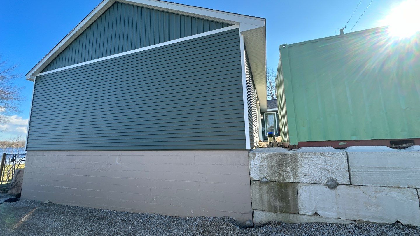 Siding Replacement using CertainTeed Restoration Classis D4 by 180 Contractors