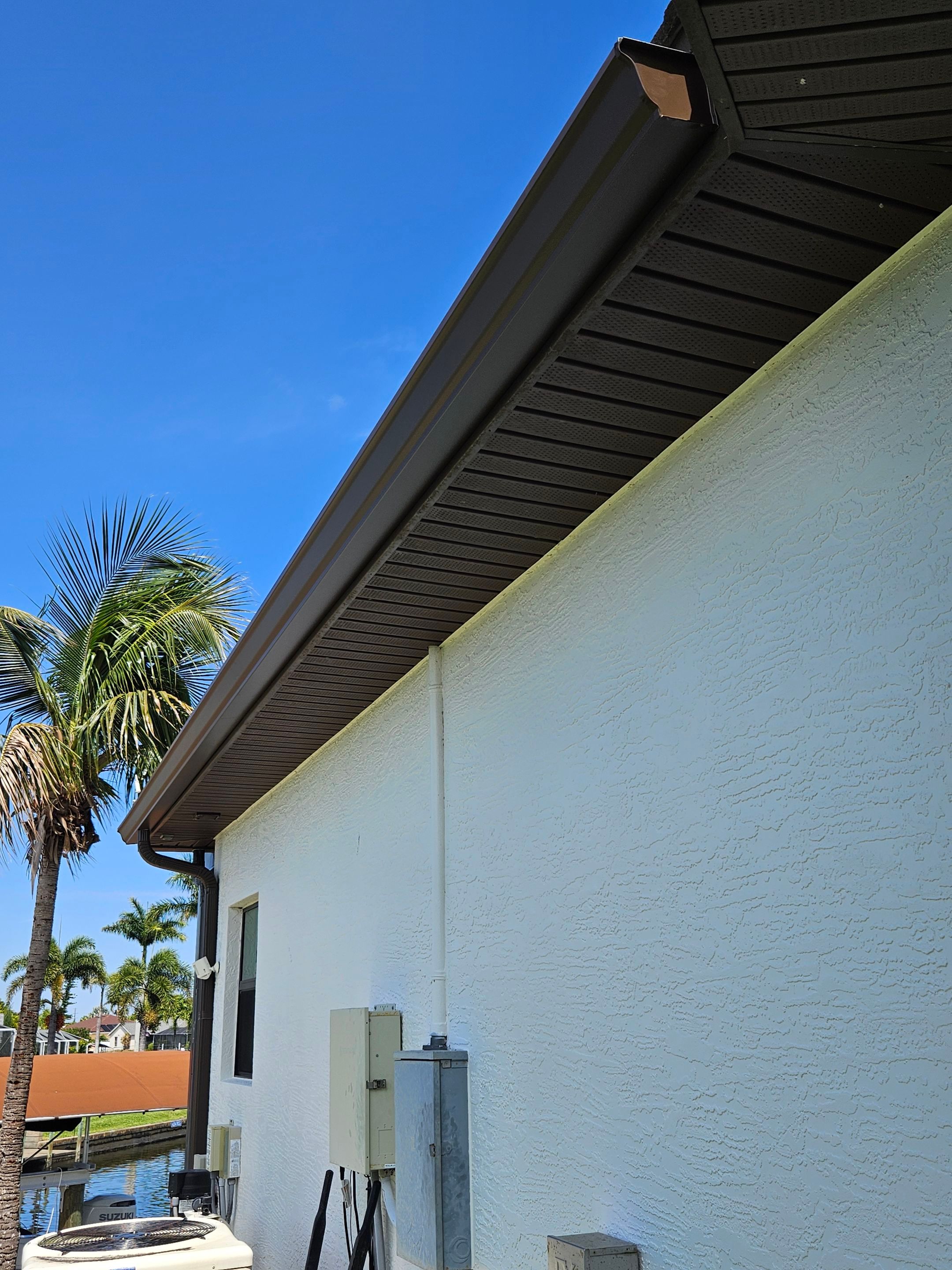 6 Inch Seamless Gutters using Musket Brown Seamless Gutters in Cape Coral FL by Gutter Professors