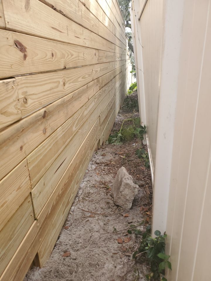 Custom Horizontal Fence  by Hip Square Fence Inc.