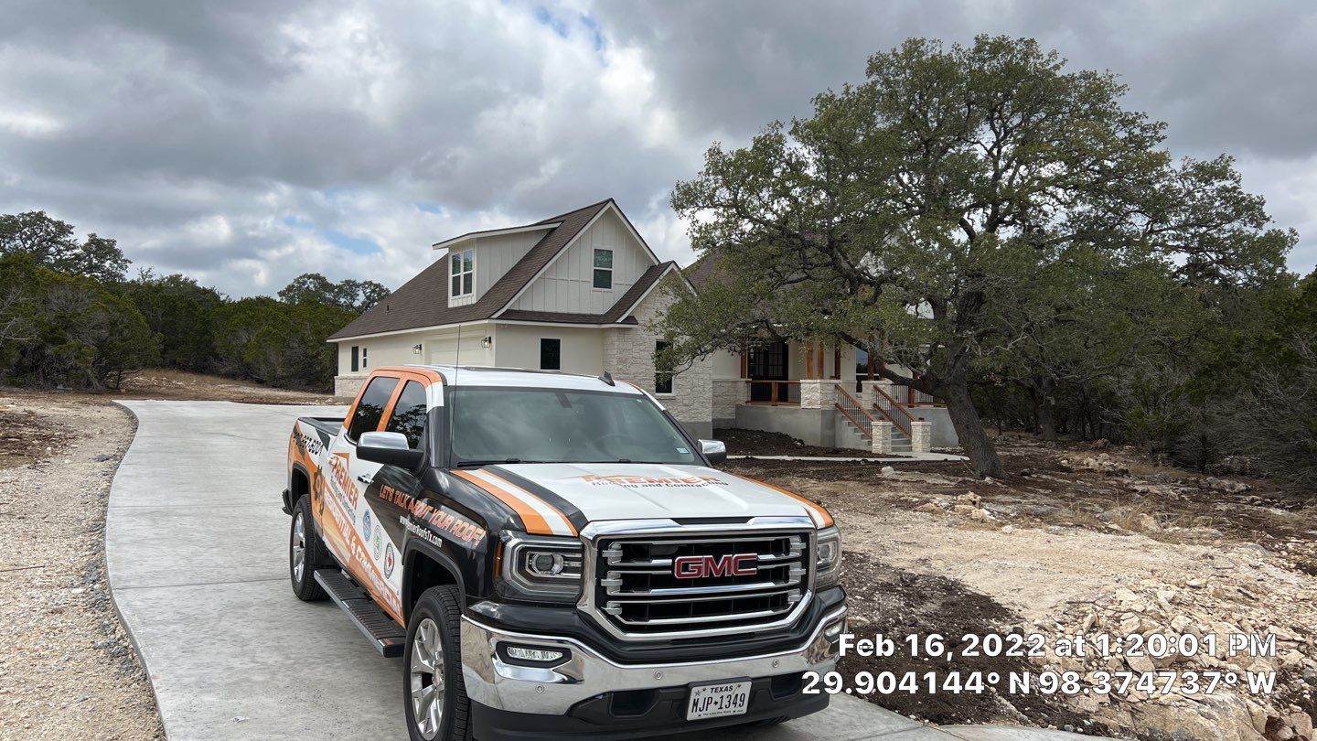 New Home Construction using Owens Corning 30 year Architectural Shingles by Premier Roofing and Contracting