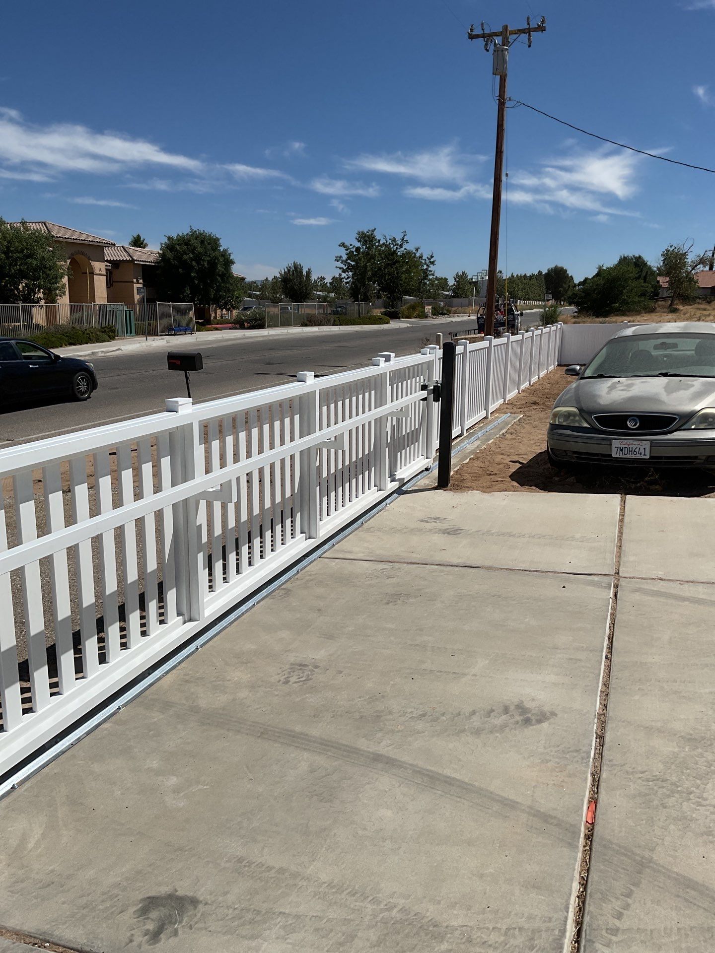 Fence Installation using vinyl pickett by Fence Guys Inc.