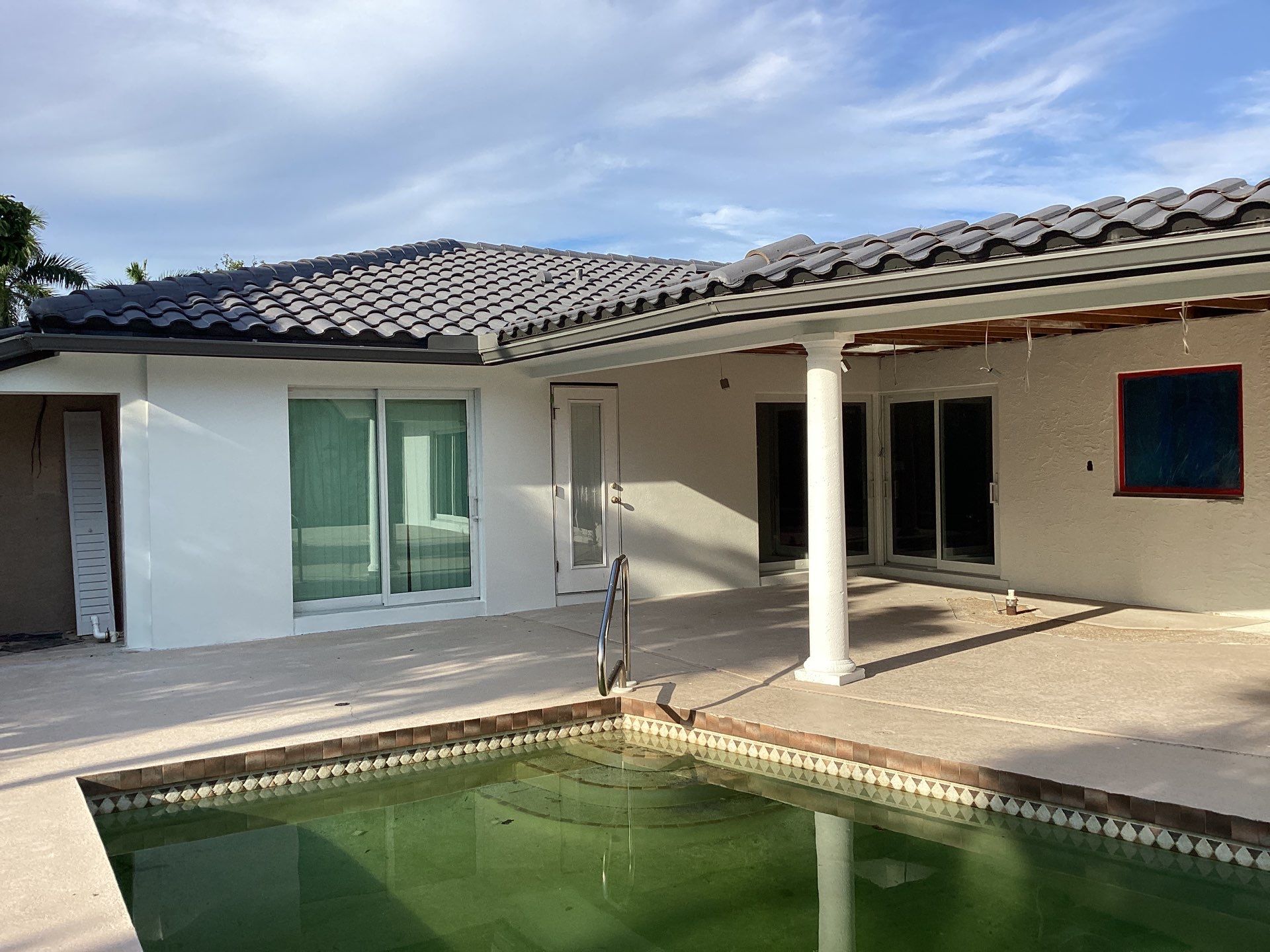 6 Inch Seamless Gutters using bronze gutters in Sarasota FL by Gutter Professors