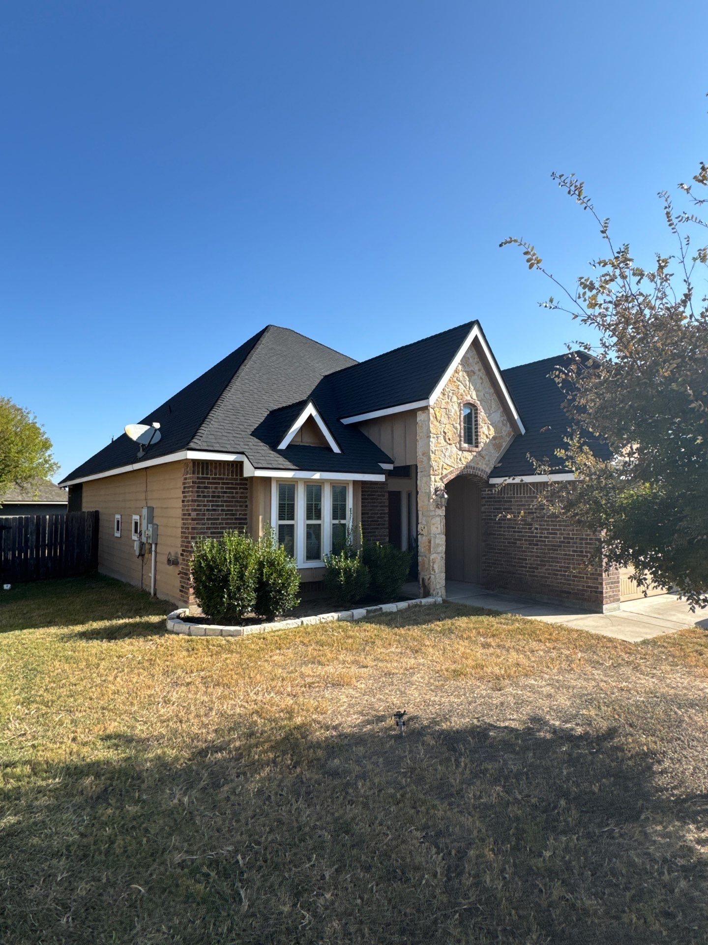 GAF Natural Shadow - Charcoal by Elite Roofing LLC