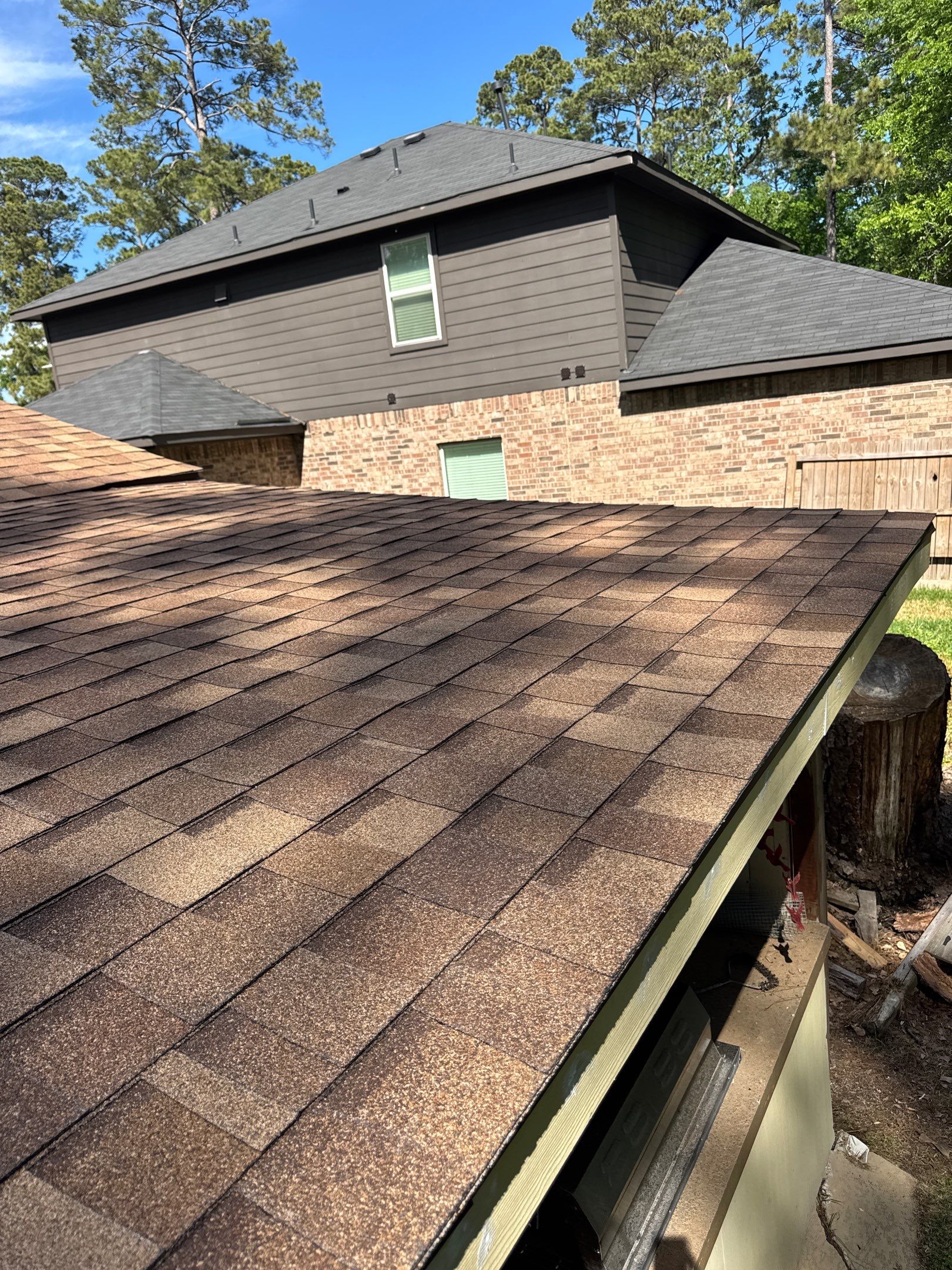 Crosby Roof Installation using Atlas Pinnacle Pristine by Modern BYLT Roofing & Construction