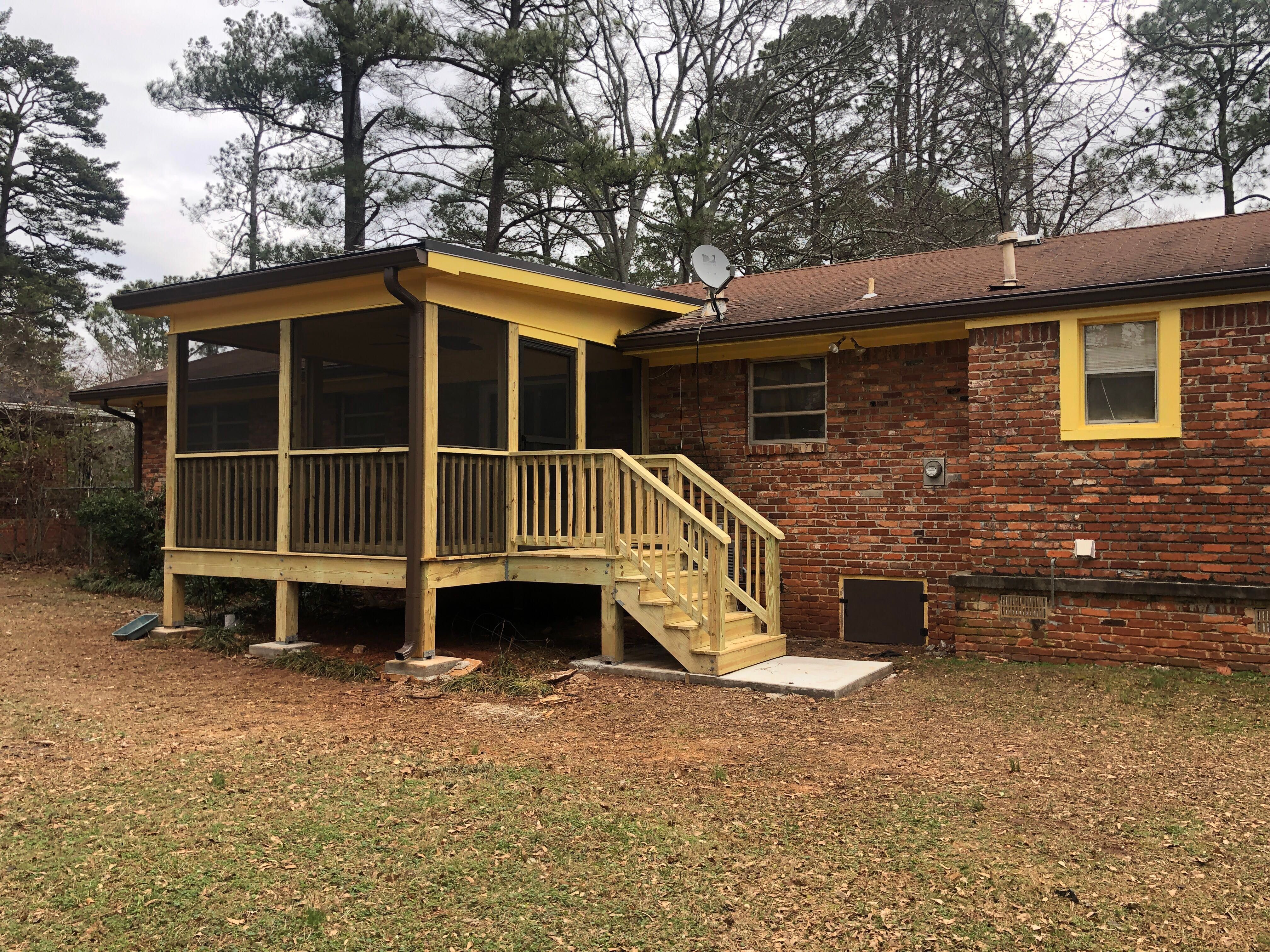 Screened-In Porch and Wooden Deck Construction in Decatur by Swift Home Renovations 