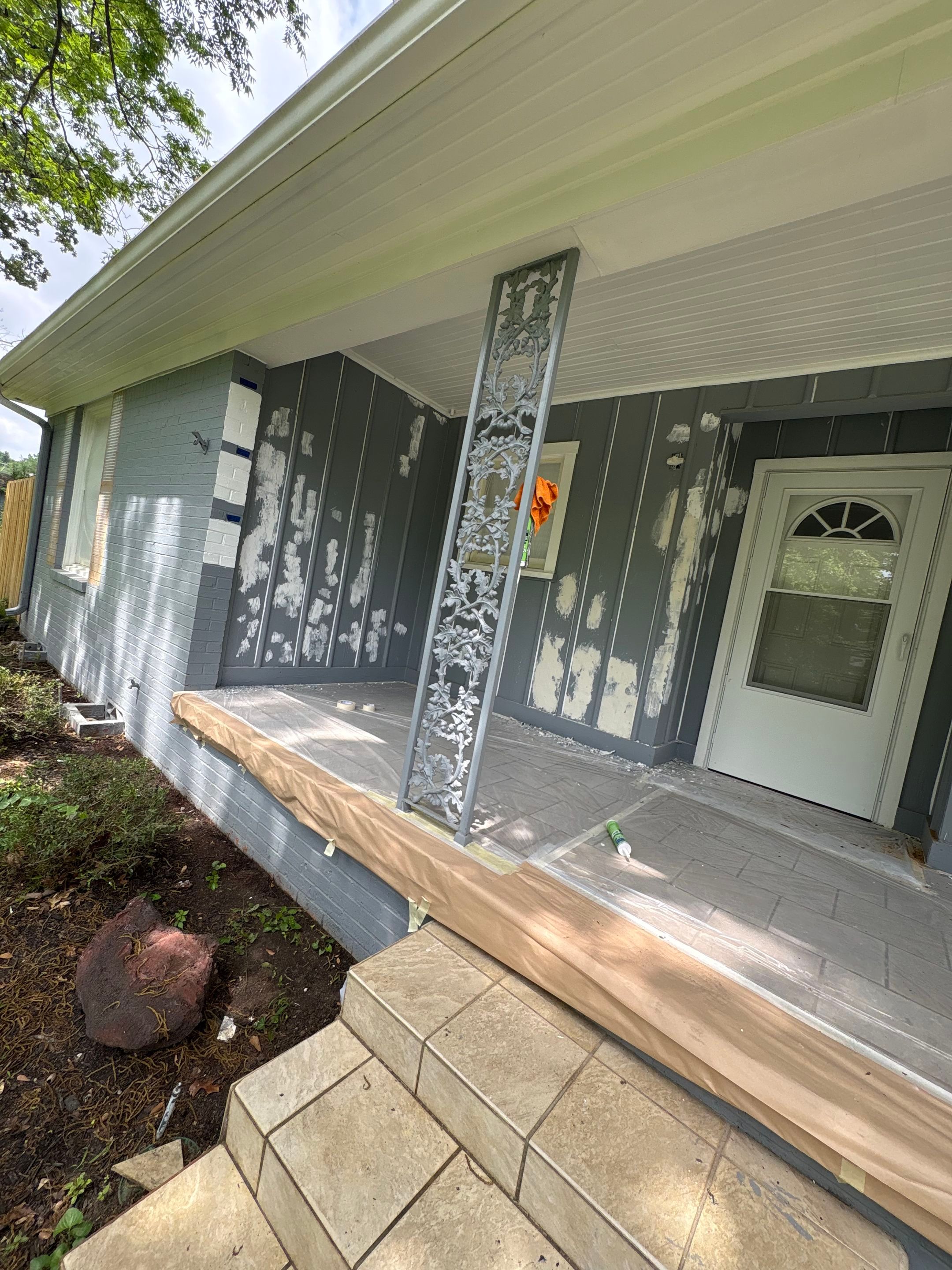 From Gray to Modern White: Exterior Repaint in Tyler, TX by Quality Coats Painting