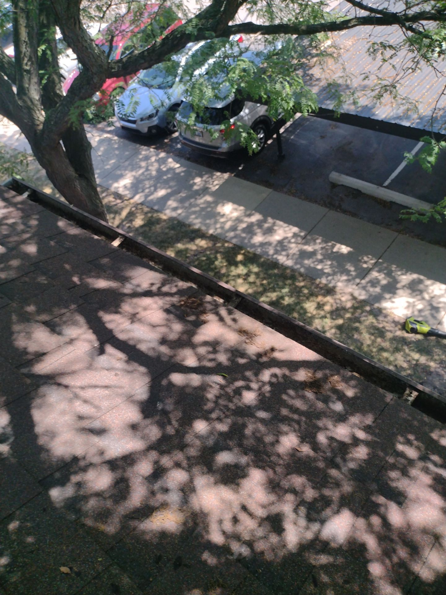 HOA gutter cleaning after photo.