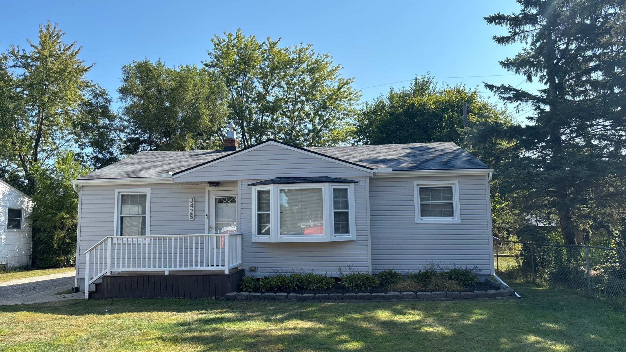 Siding Replacement using Alside D5" Platinum Grey by 180 Contractors