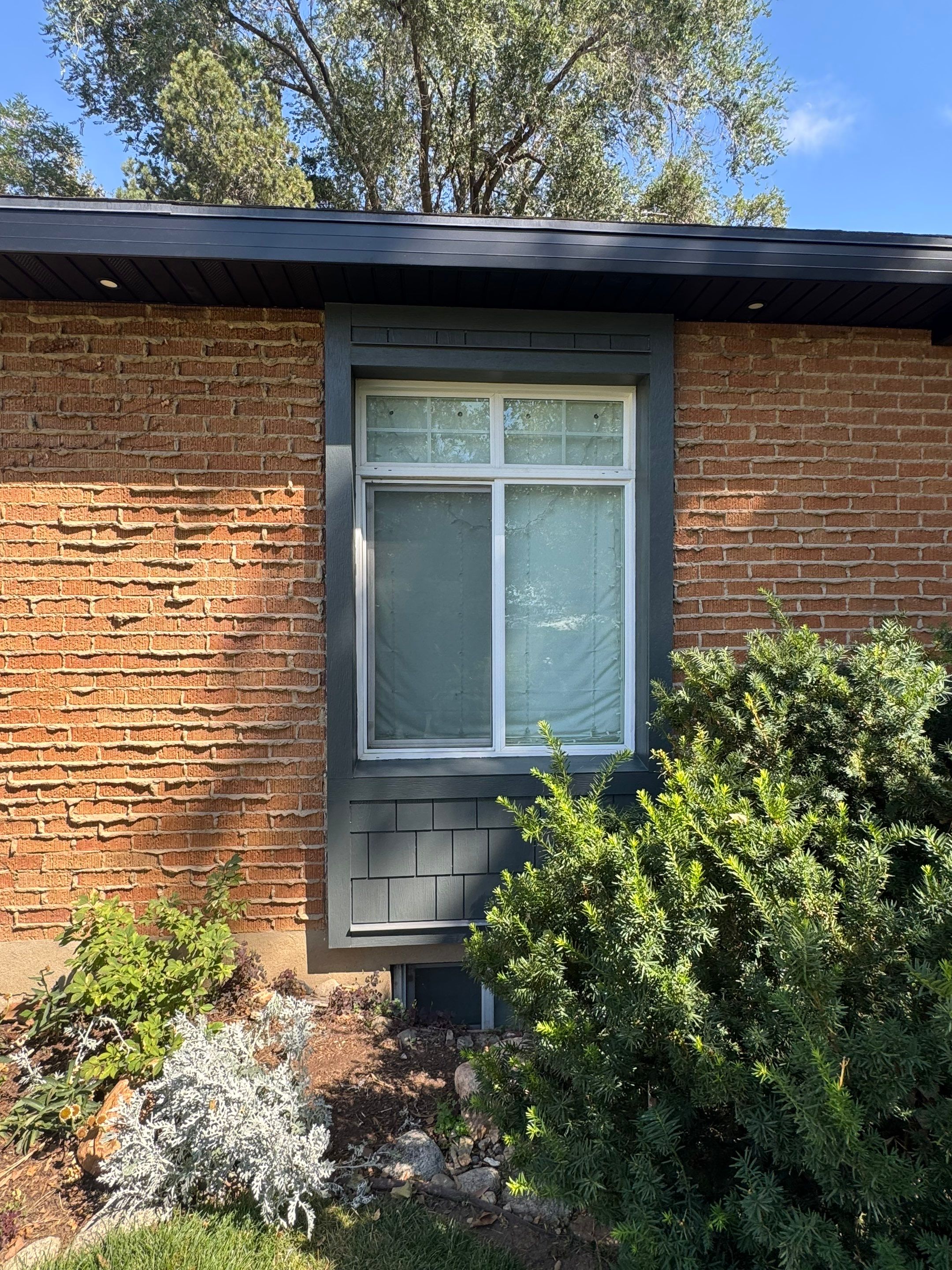 Bountiful | Hardie Mixed Siding & Detached Garage | Iron Gray by Ideal Siding Utah