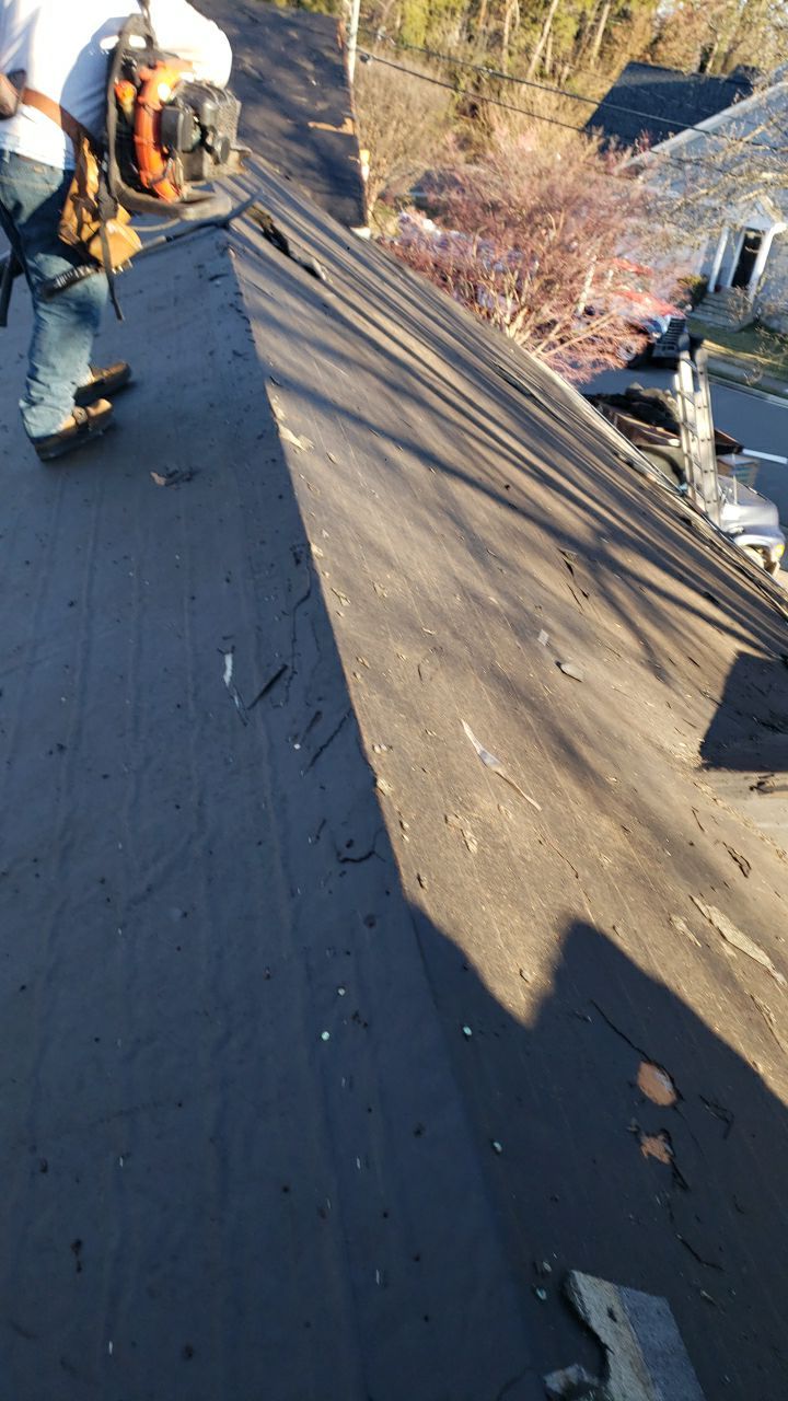 Arlington: CertainTeed Landmark Designer Shingles in Cobblestone Gray by RM Banning, Inc.