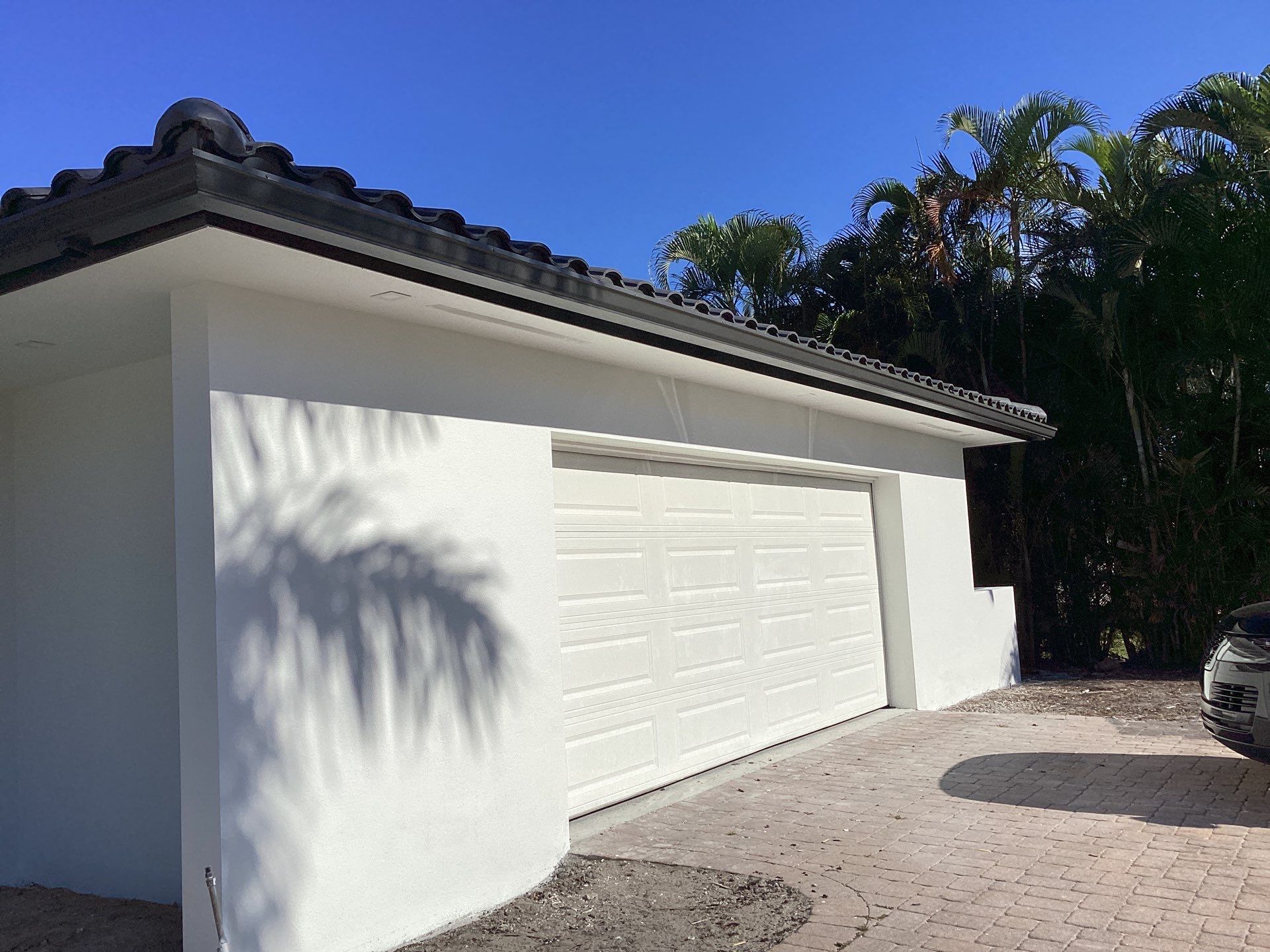 6 Inch Seamless Gutters using bronze gutters in Sarasota FL by Gutter Professors