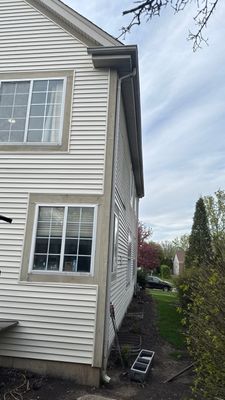 Turtle Shell gutter protection installation in Lombard, IL 60148, photograph 9