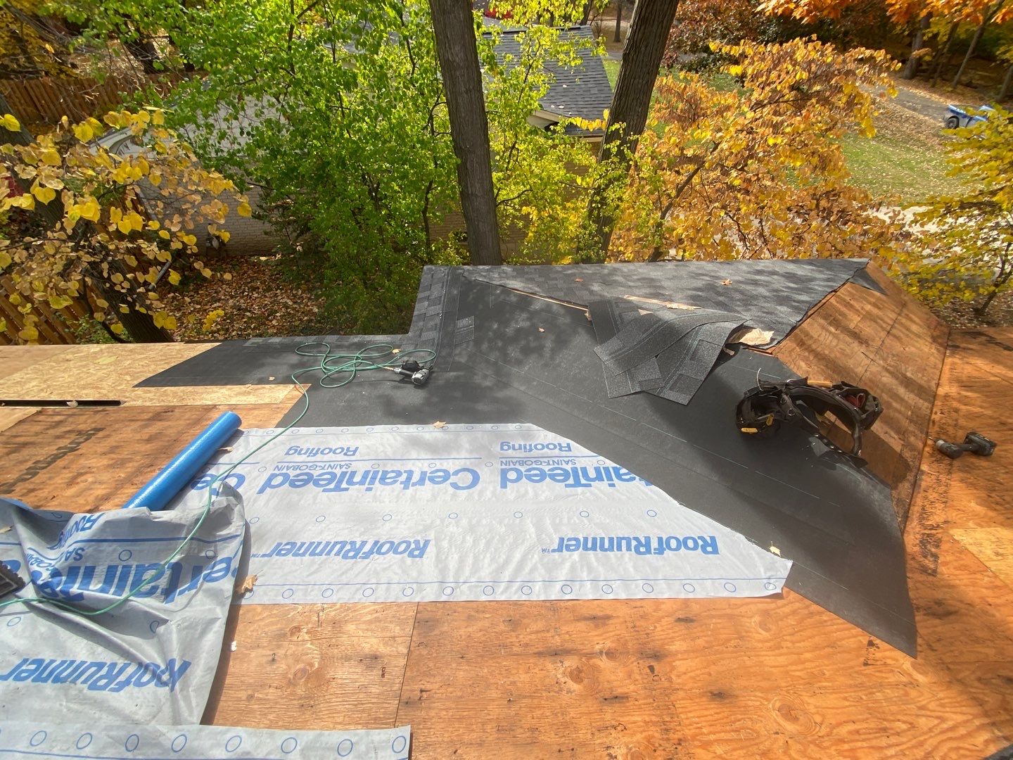 Roof Replacement using CertainTeed Landmark by 180 Contractors
