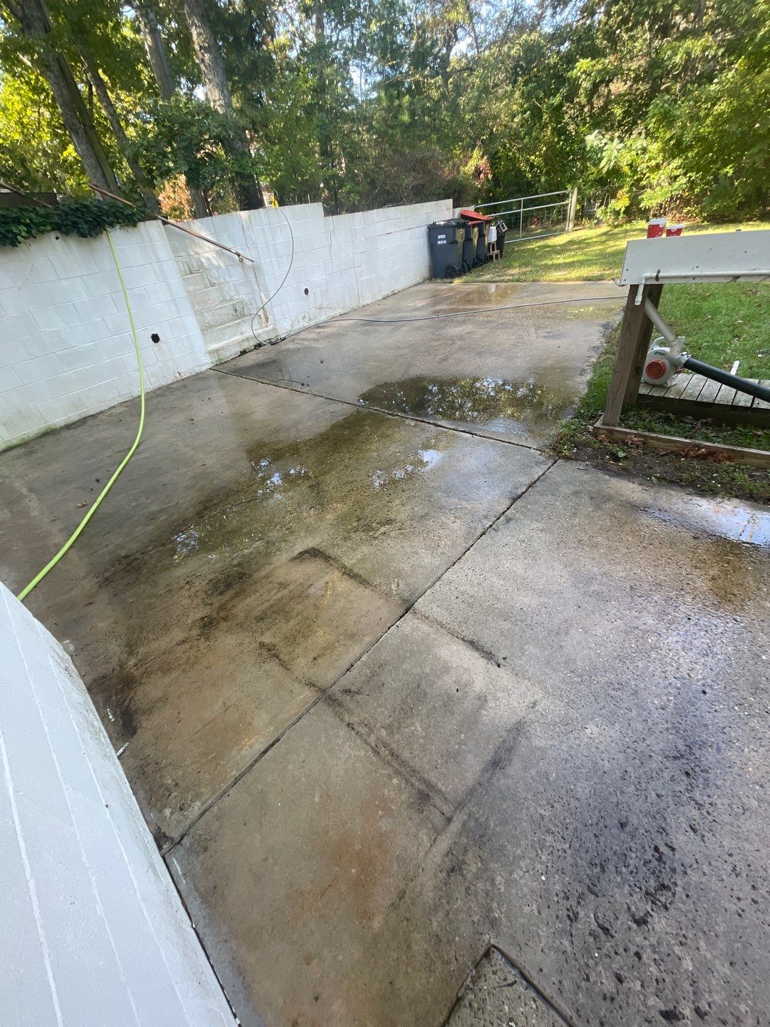 Concrete Cleaning by SJ Exterior