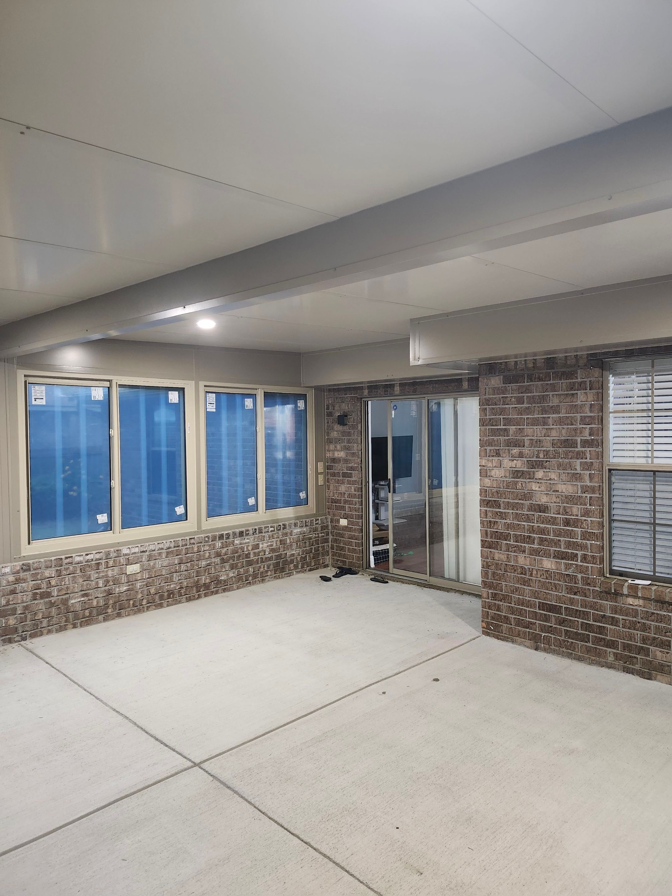 Glass Room using Colorbeam by Titan Sunrooms