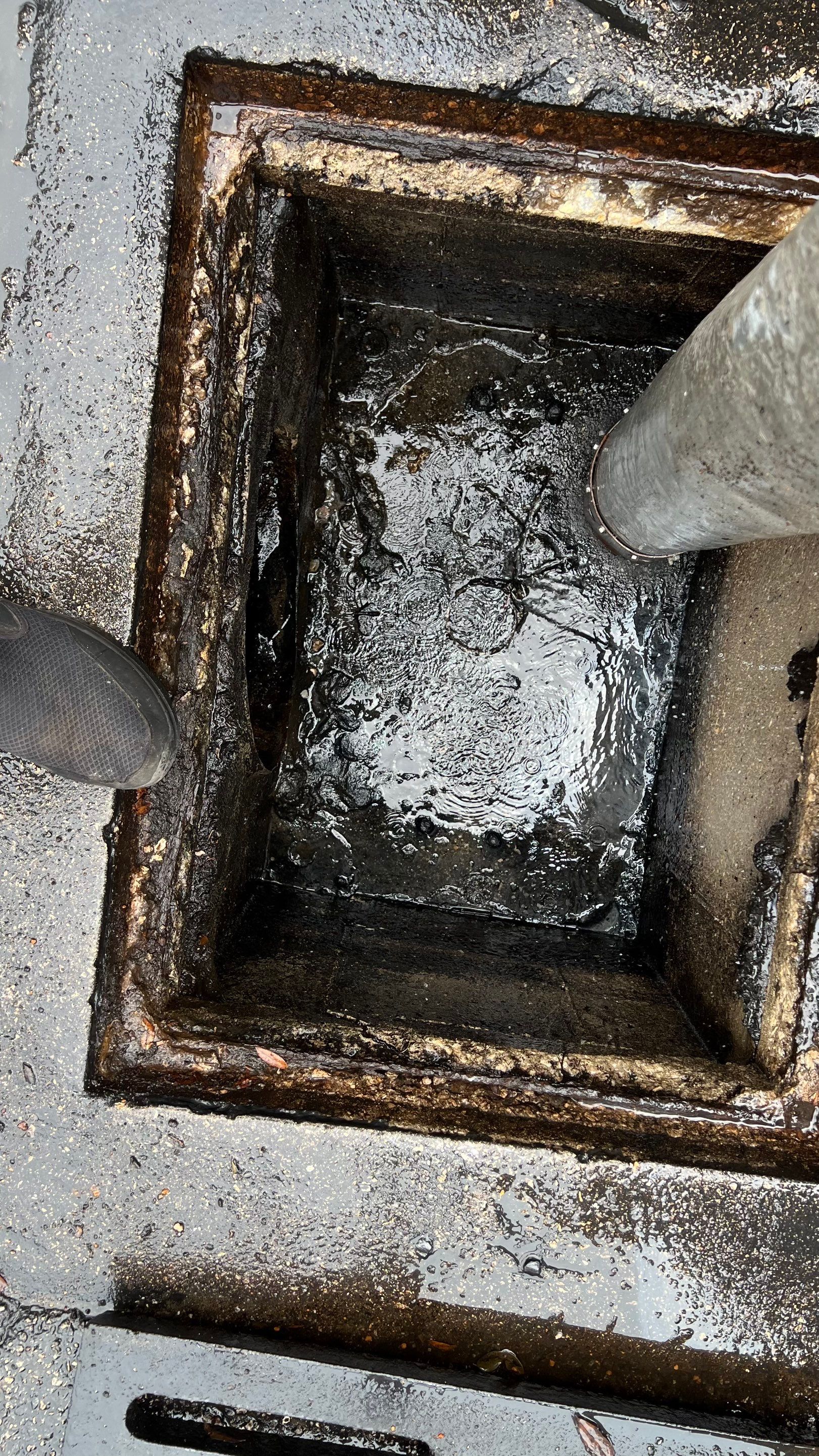 Apartment Complex Storm Water System Cleaning and Maintenance by APS Power & Water