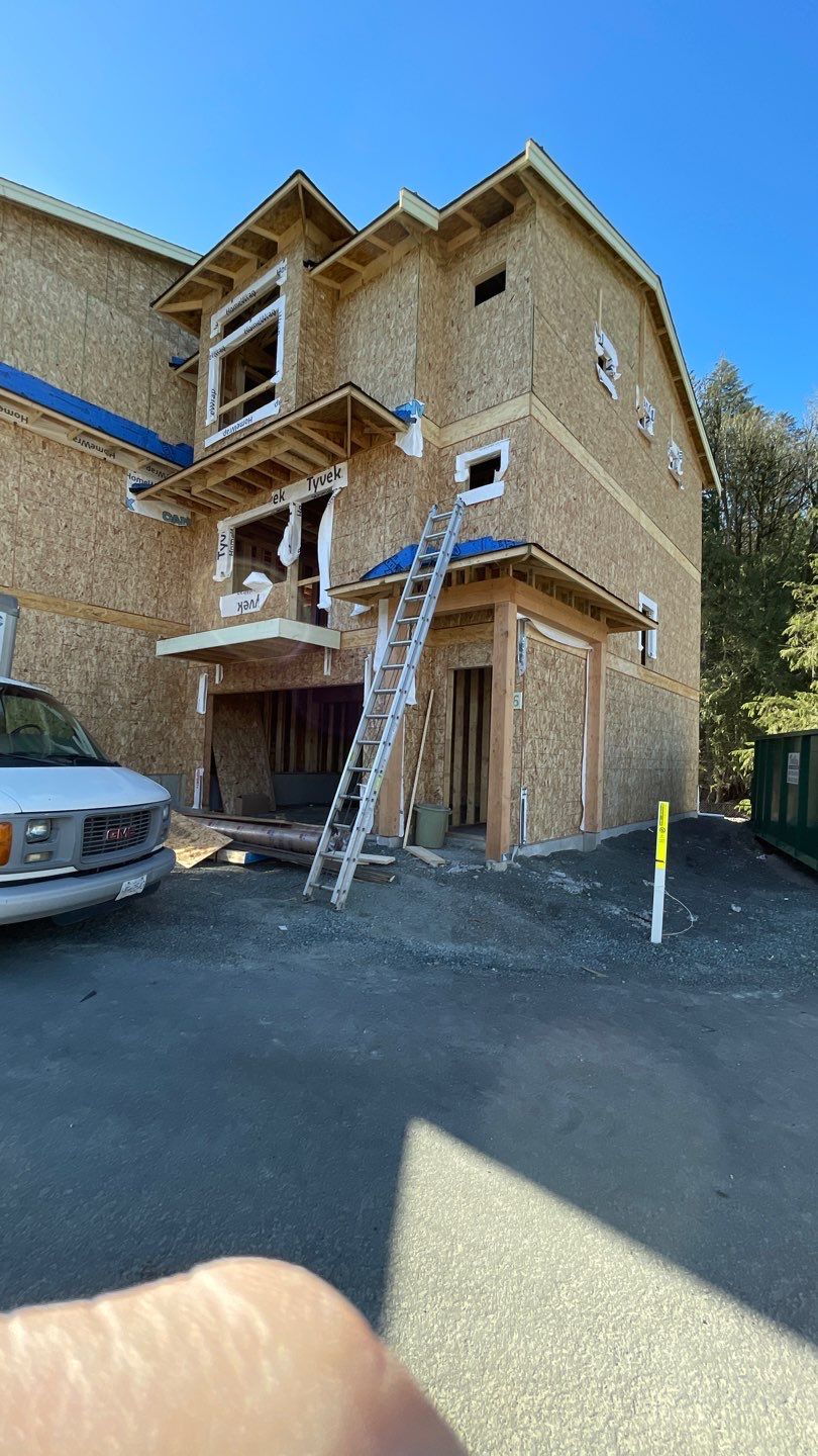 Residential Roofing Installation using OC Oakridge shingles by Top Notch Roofing Inc