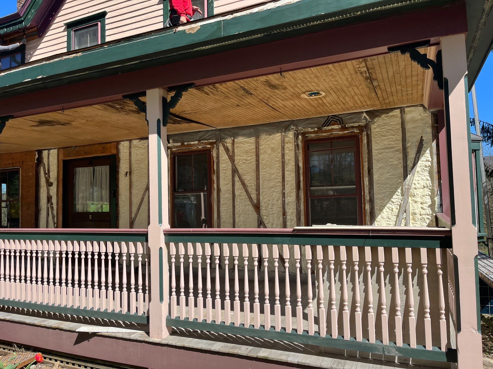 Siding Installation using Closed Cell Spray Foam by NYS Foam & Energy