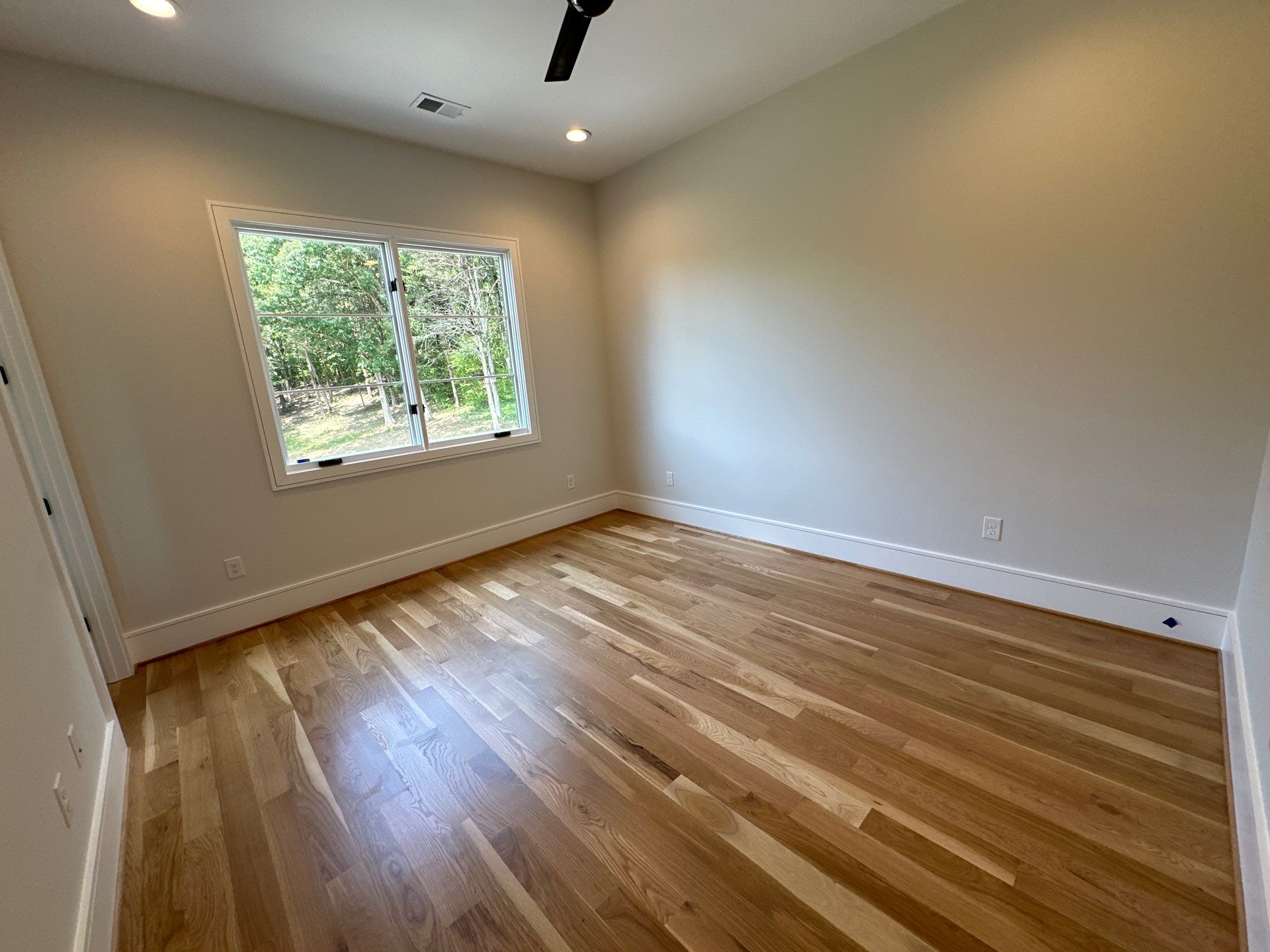 Interior Paint and Flooring in Nashville by Music City Improvements