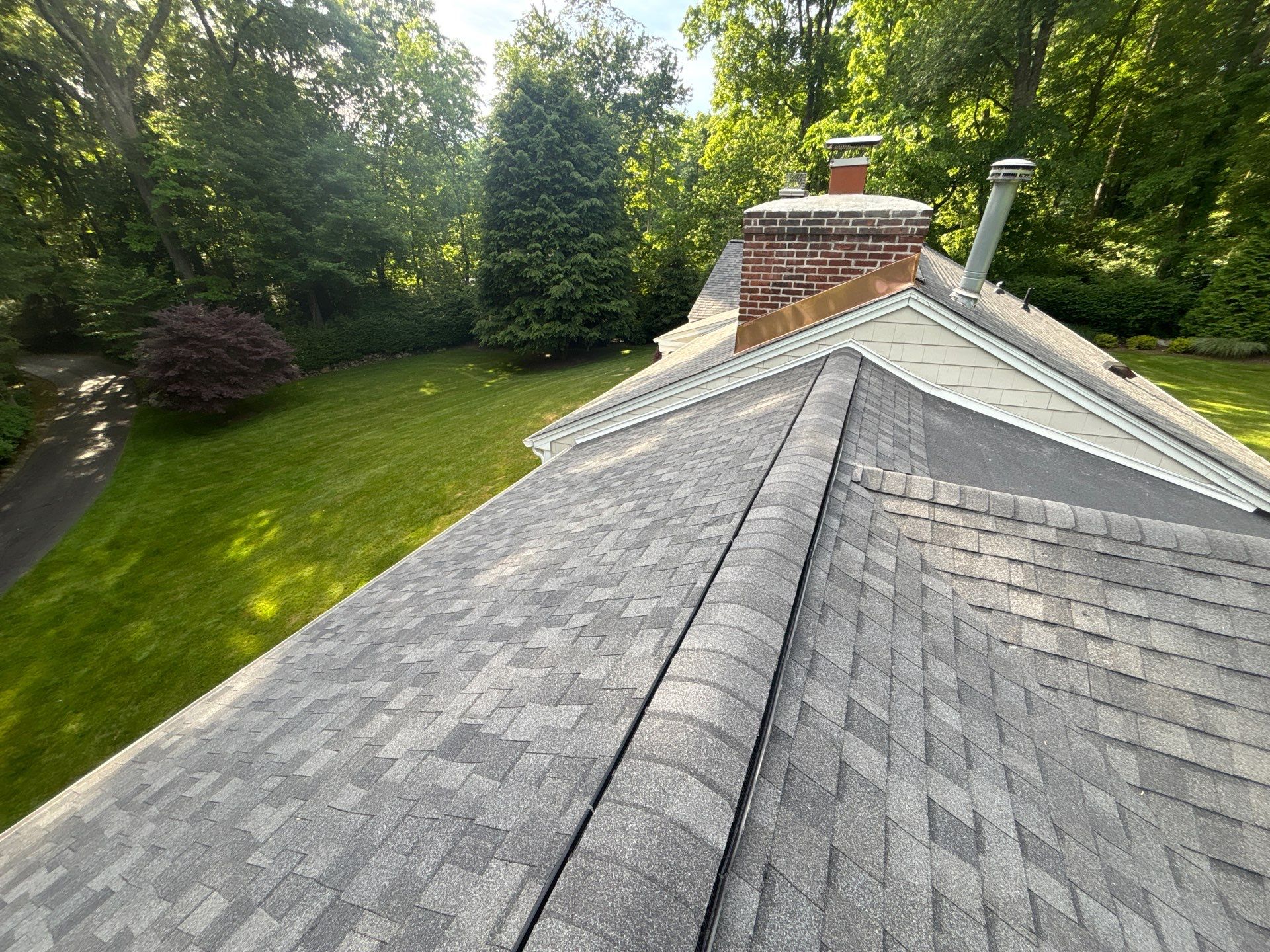 DiGiorgi installs a beautiful roof in Wilton, CT by DiGiorgi Roofing and Siding Inc