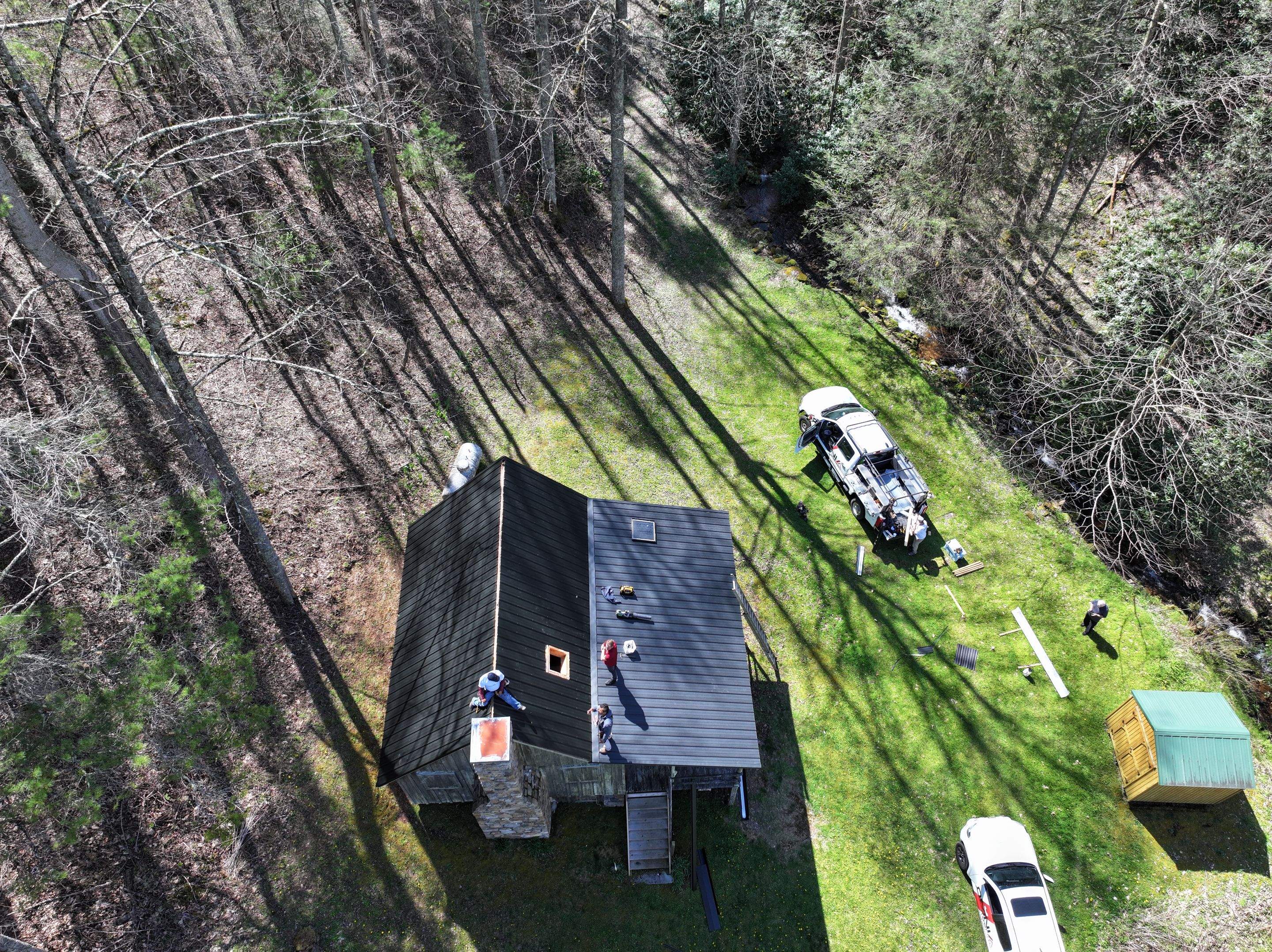 Sluder Cabin by Omnia Roofing